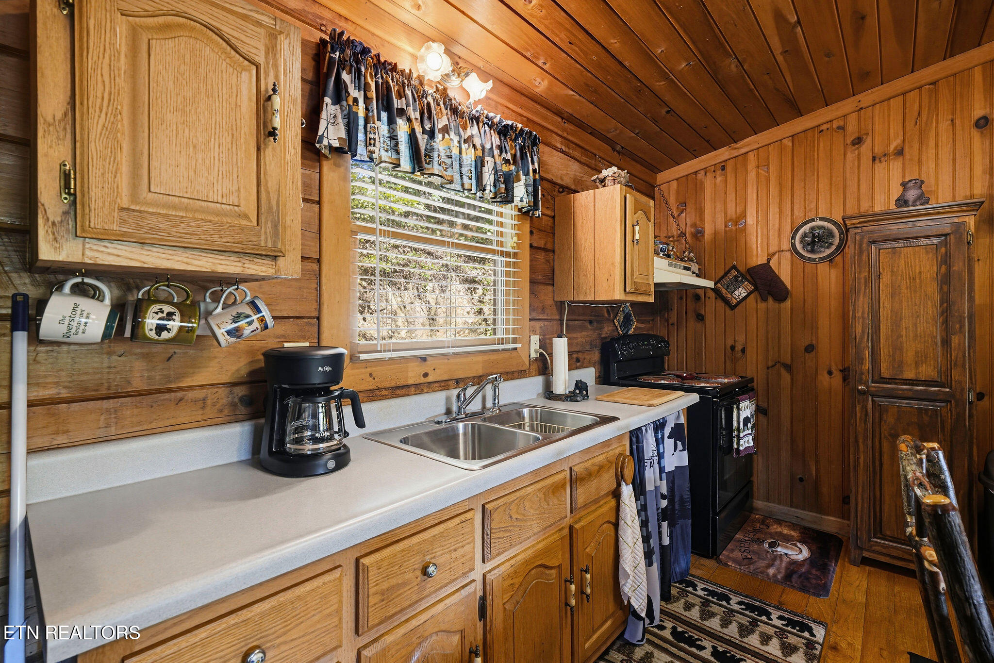 2934 Heavens Path Way Sevierville TN 37862