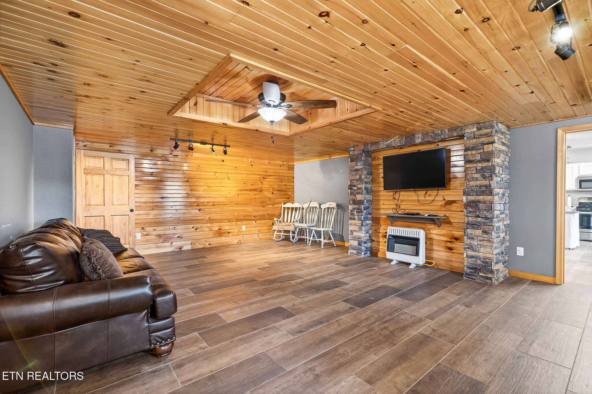 672 Falls Road Monterey TN 38574