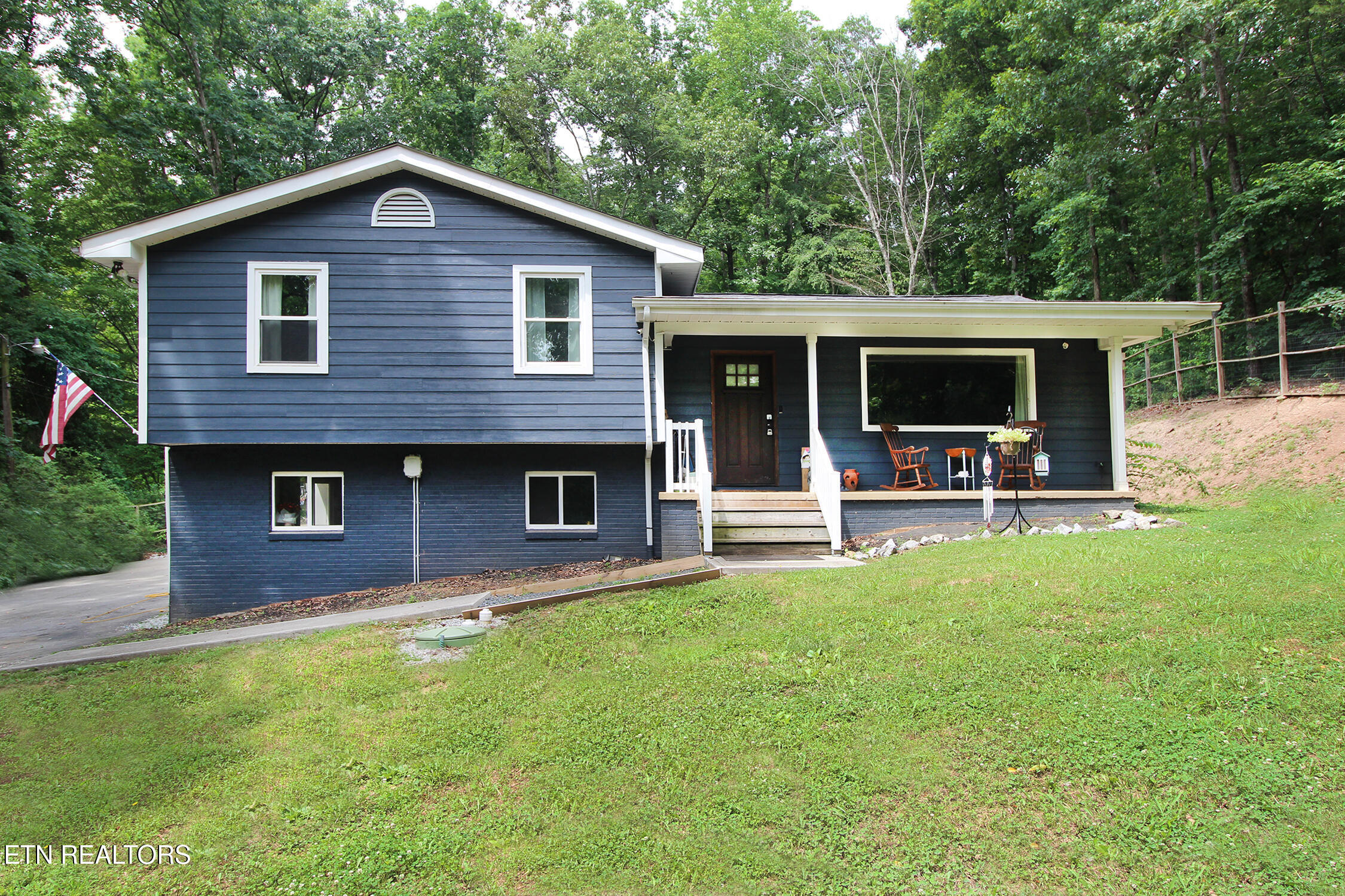 1617 N Campbell Station Road Knoxville TN 37932