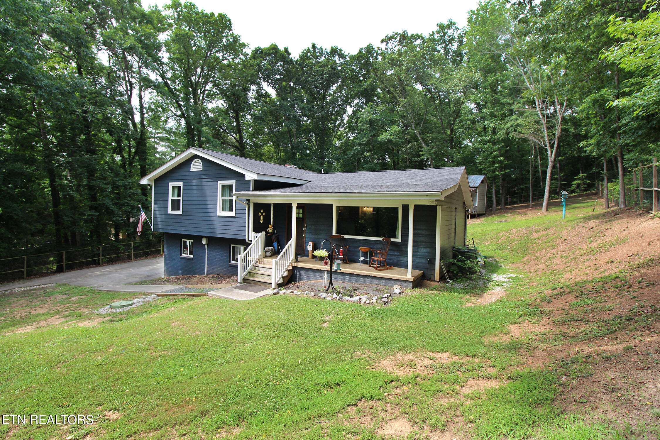 1617 N Campbell Station Road Knoxville TN 37932
