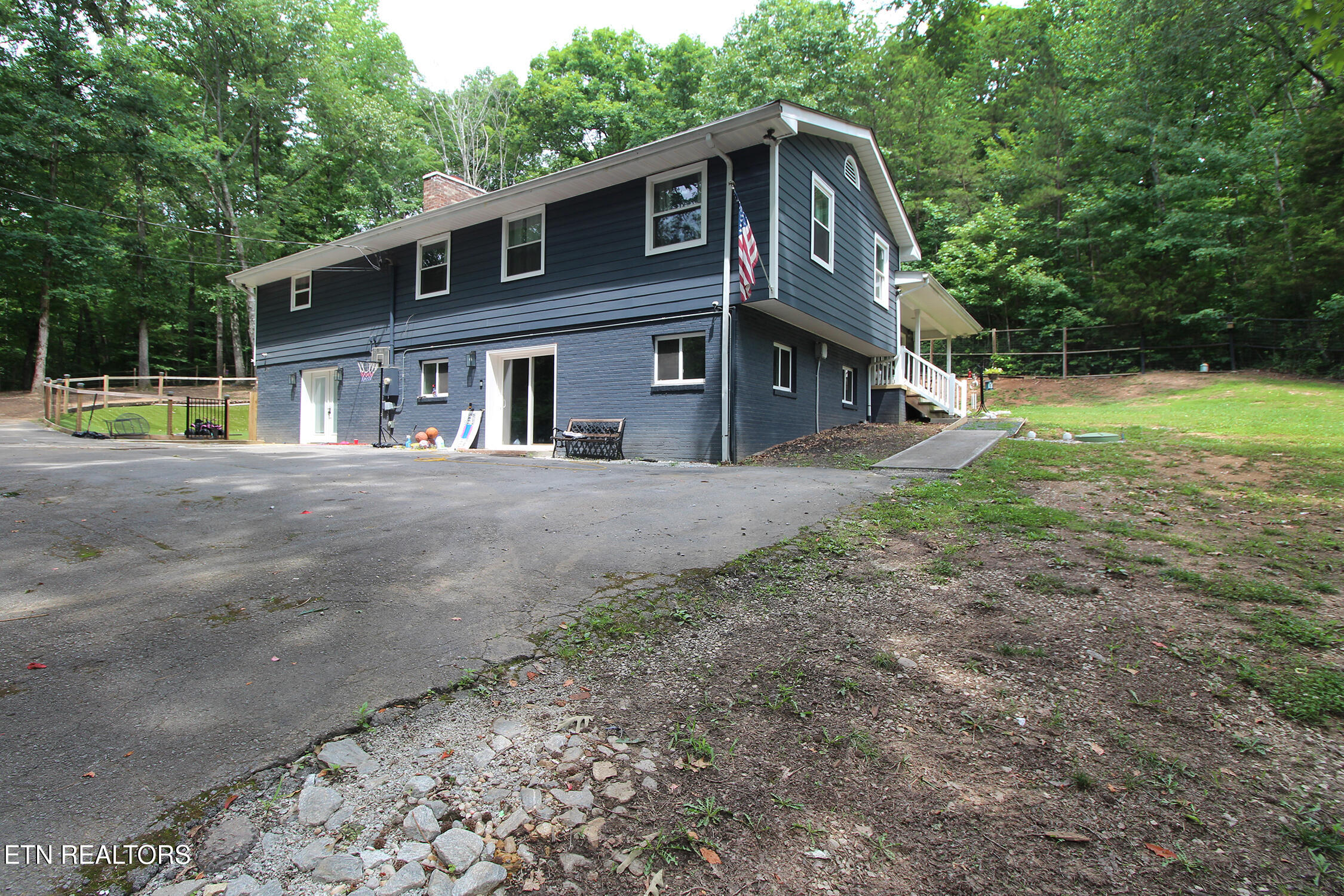 1617 N Campbell Station Road Knoxville TN 37932