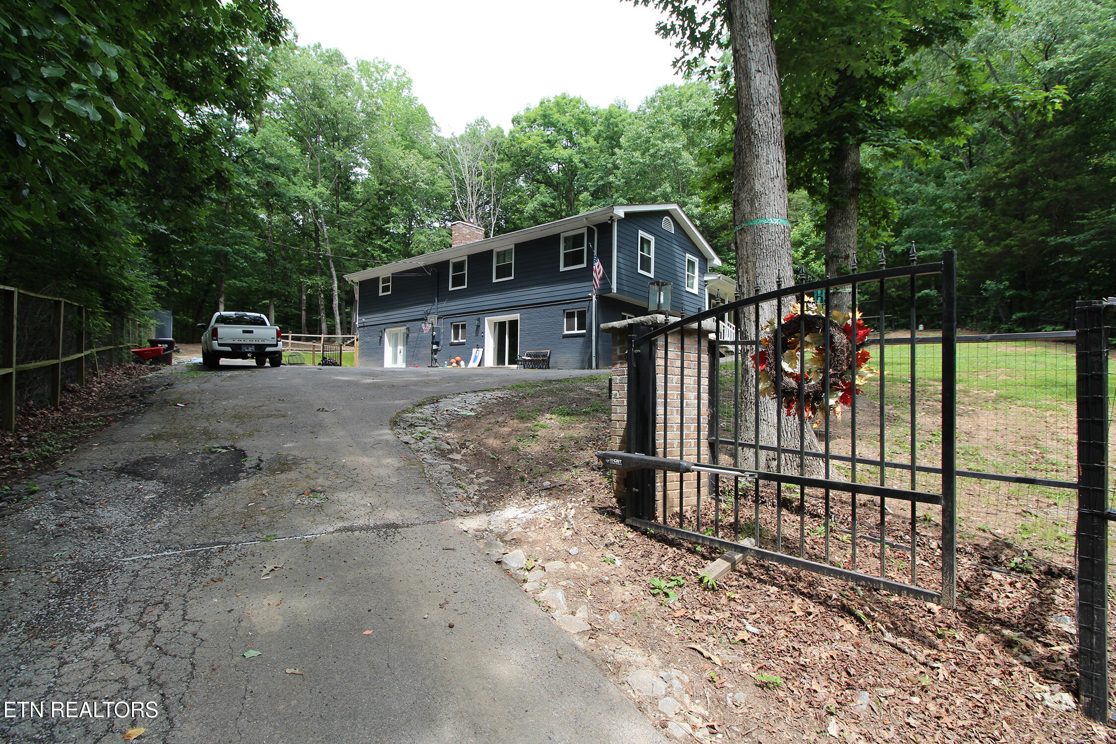 1617 N Campbell Station Road Knoxville TN 37932