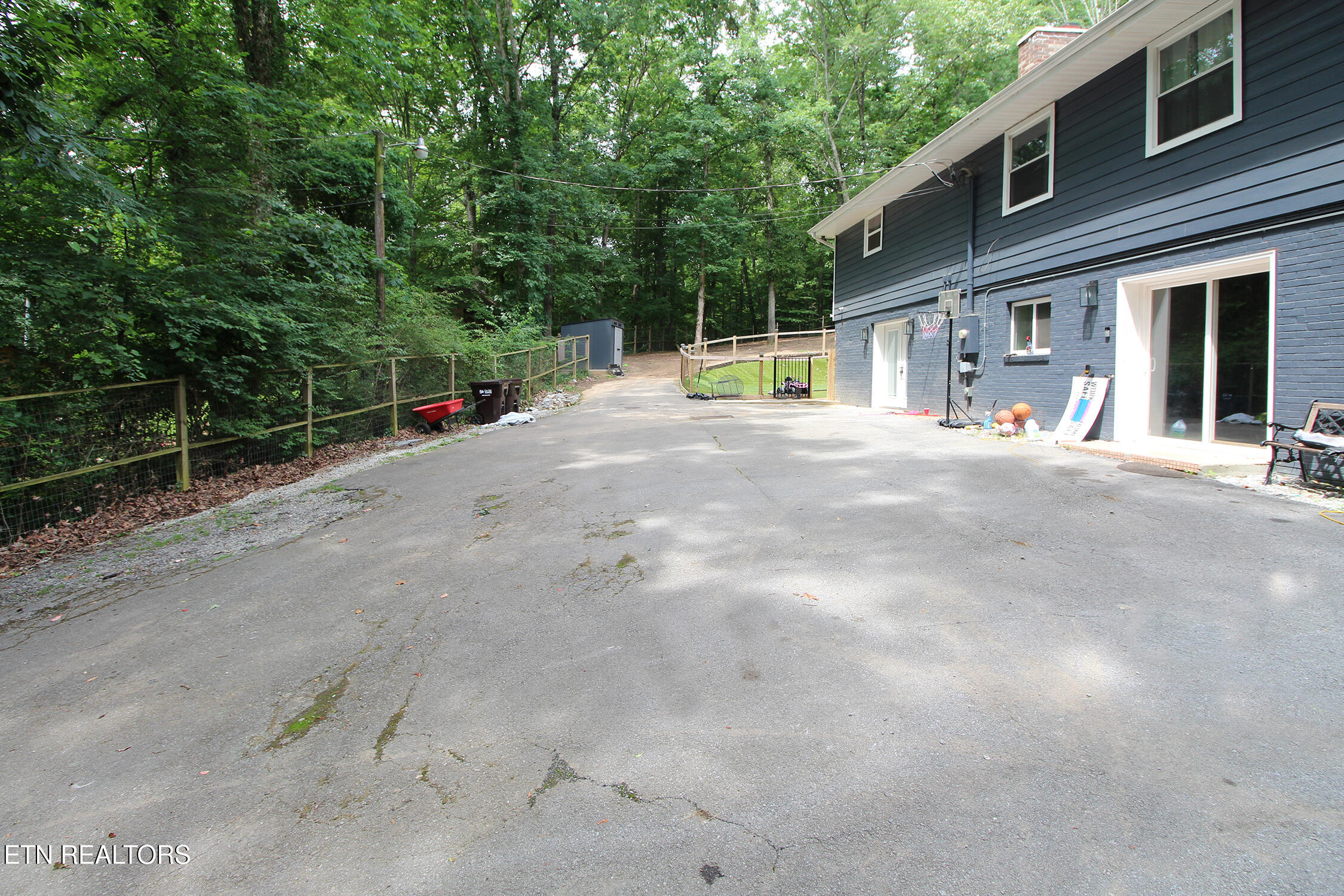 1617 N Campbell Station Road Knoxville TN 37932