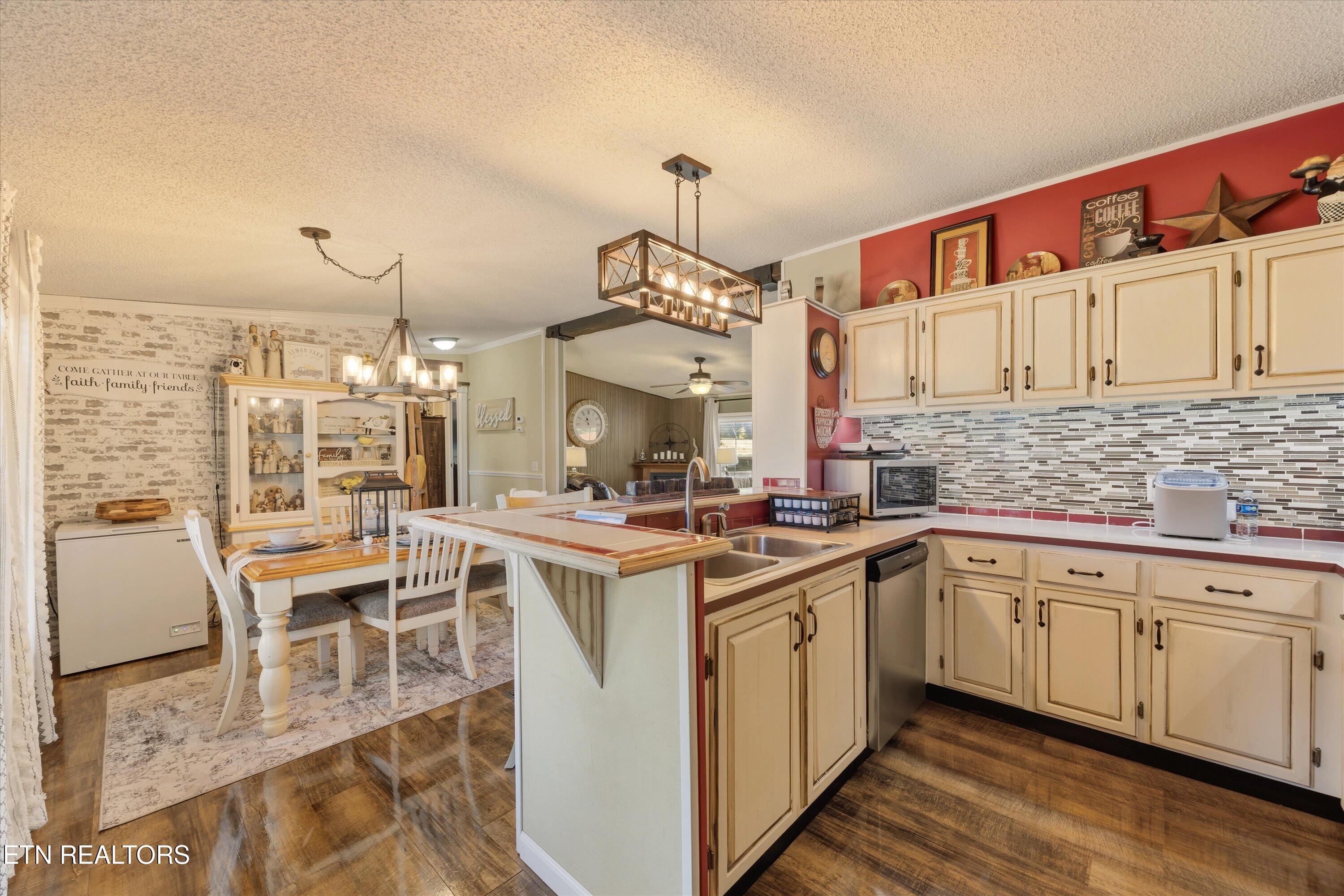 634 Nursery Road Dandridge TN 37725