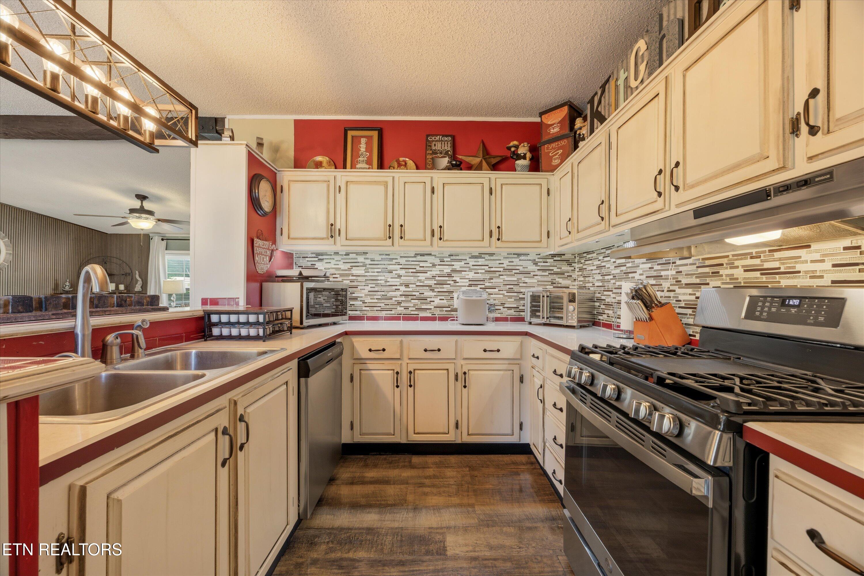 634 Nursery Road Dandridge TN 37725