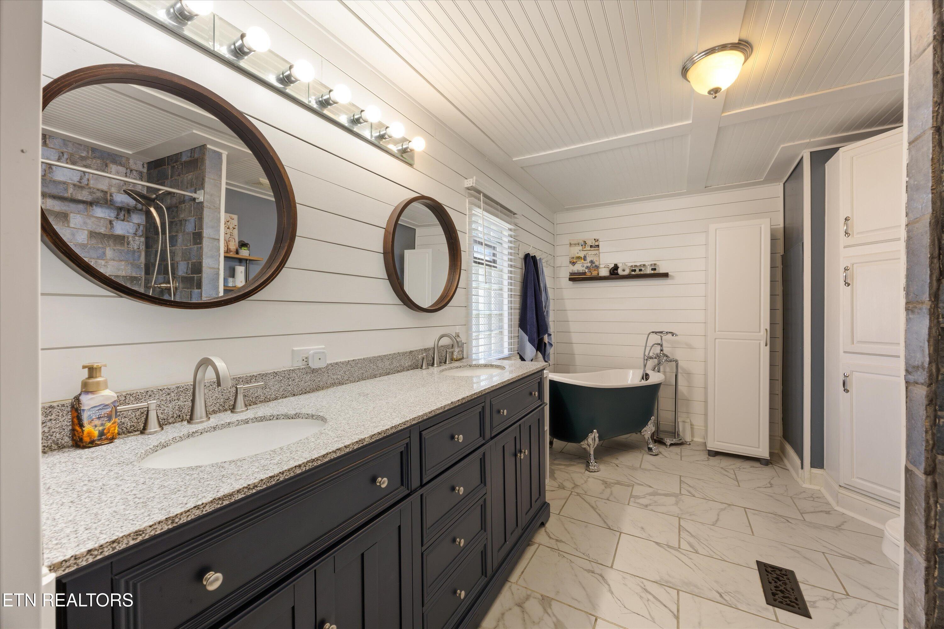 634 Nursery Road Dandridge TN 37725