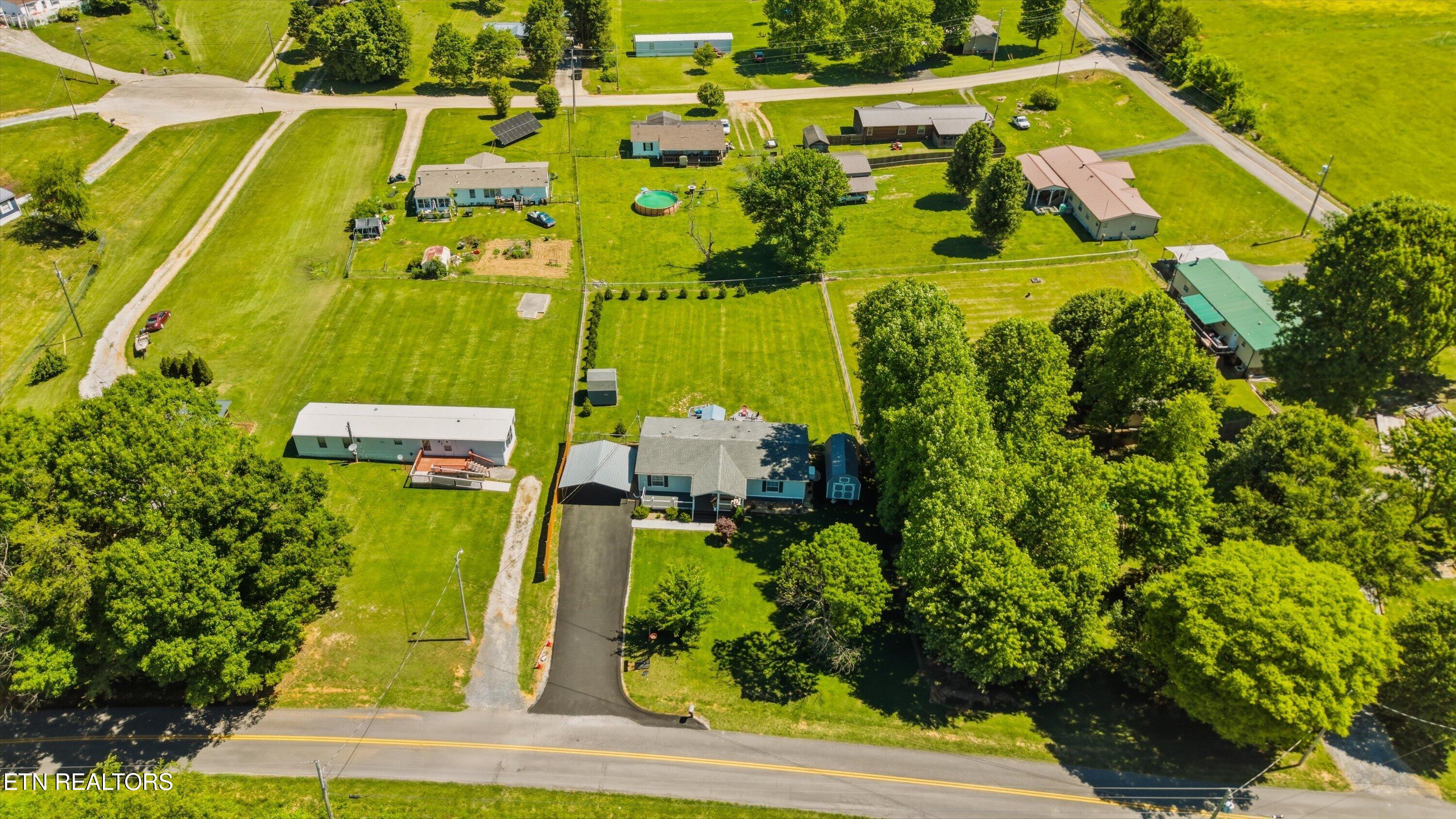 634 Nursery Road Dandridge TN 37725