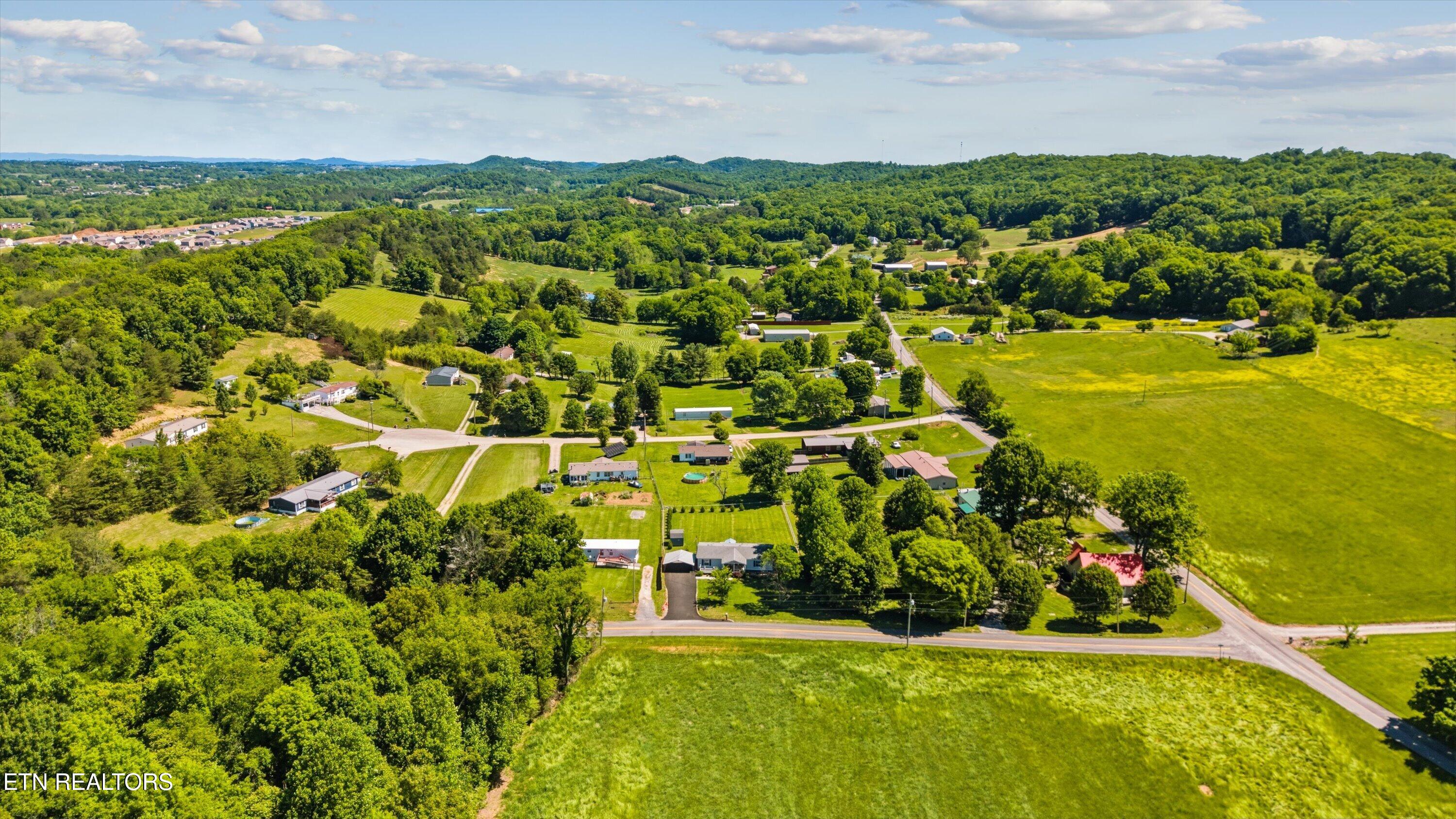 634 Nursery Road Dandridge TN 37725