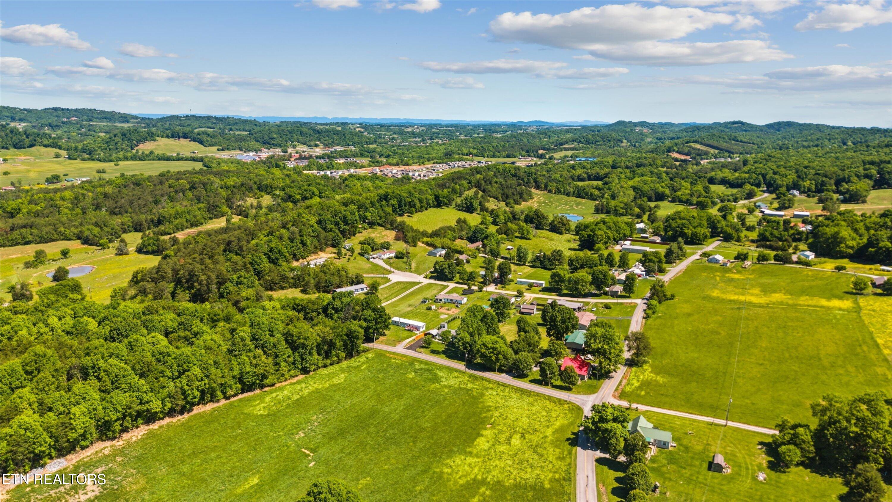 634 Nursery Road Dandridge TN 37725