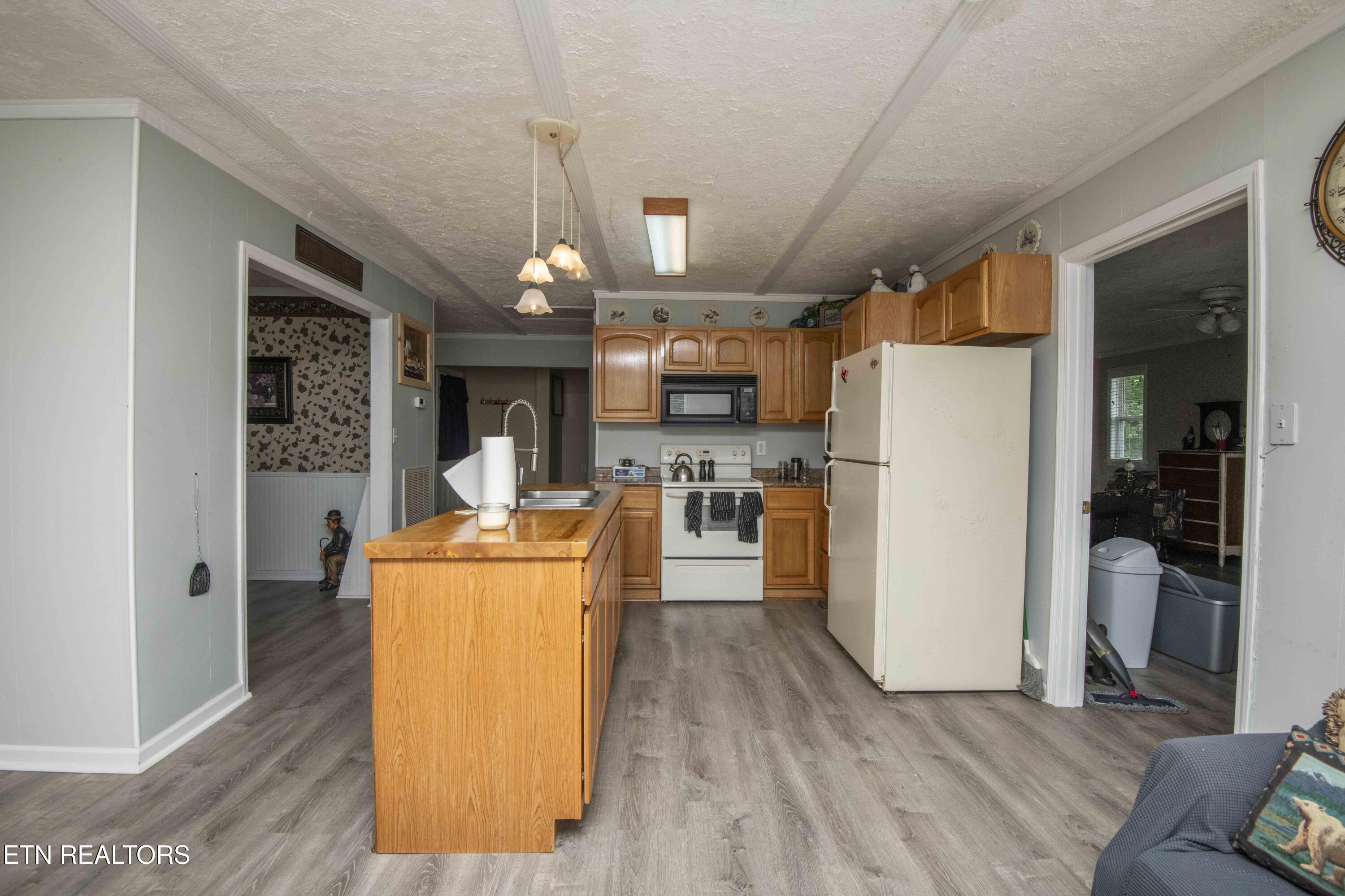 11981 S Highway 127 Crossville TN 38572