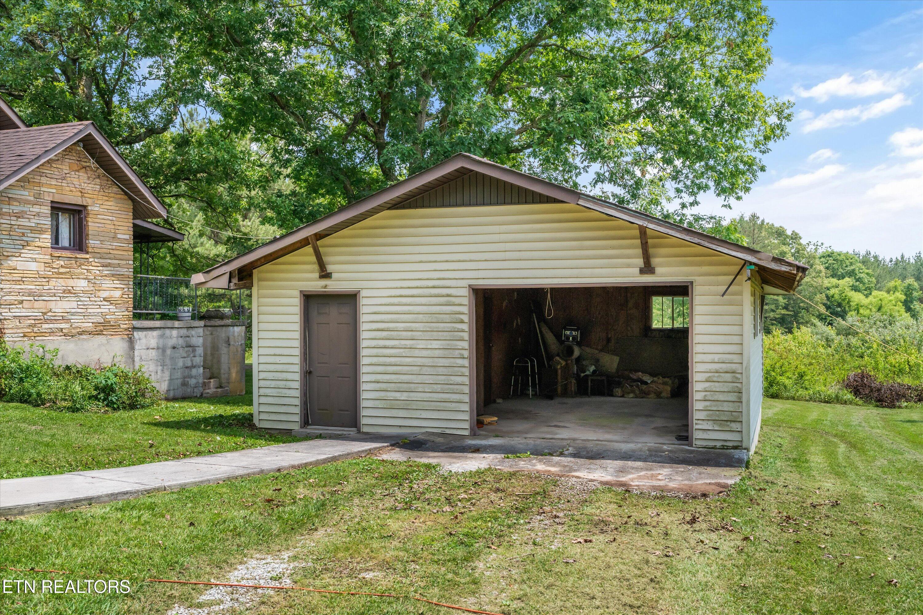 9478 Morgan County Highway Sunbright TN 37872