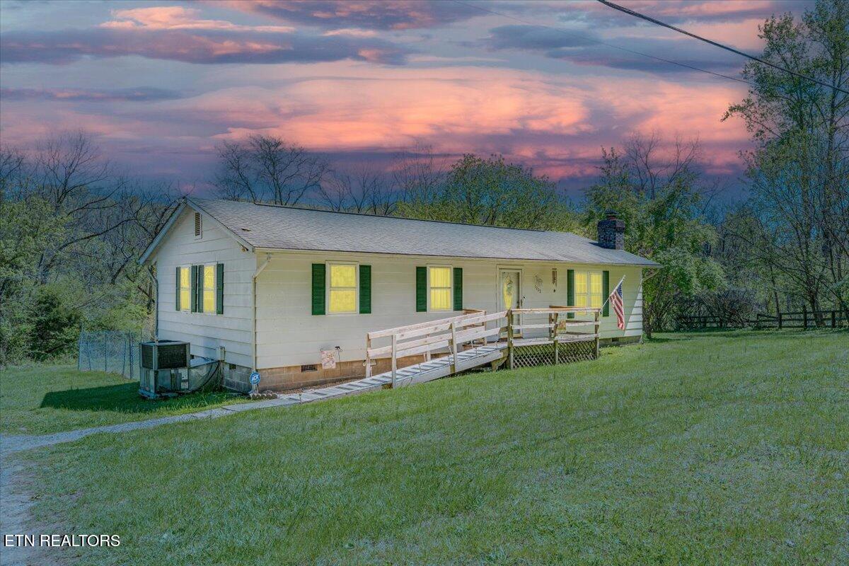 1202 E Bullrun Valley Drive Powell TN 37849
