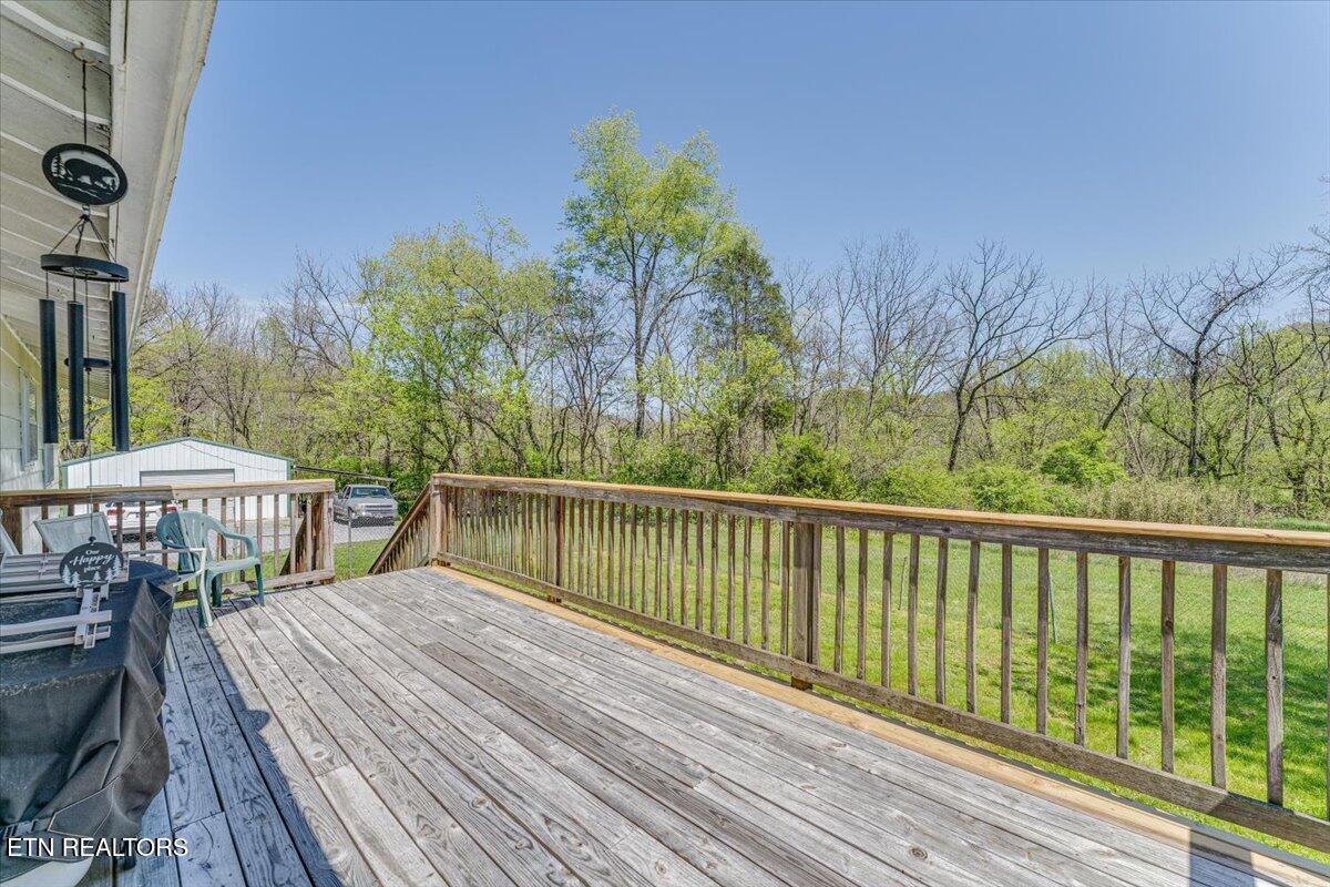 1202 E Bullrun Valley Drive Powell TN 37849
