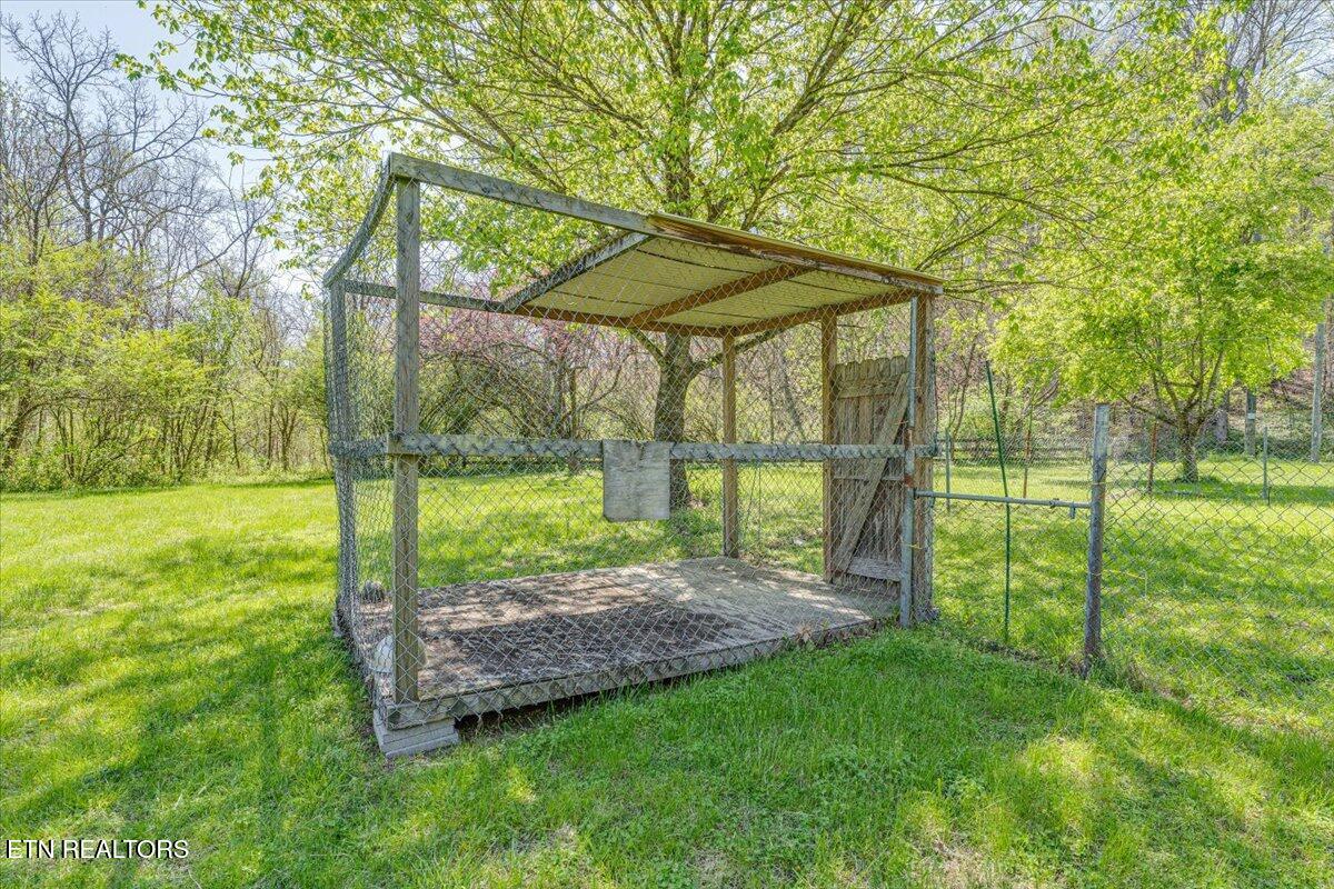 1202 E Bullrun Valley Drive Powell TN 37849