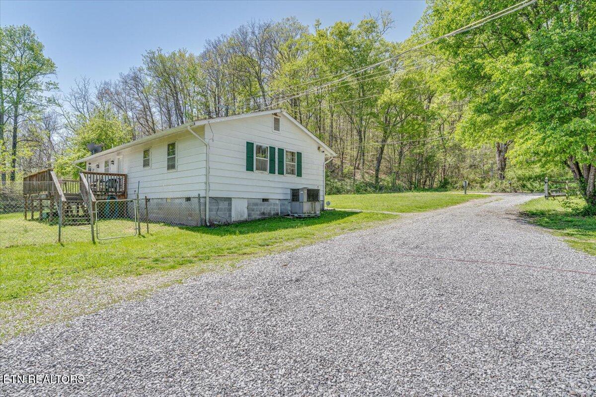 1202 E Bullrun Valley Drive Powell TN 37849