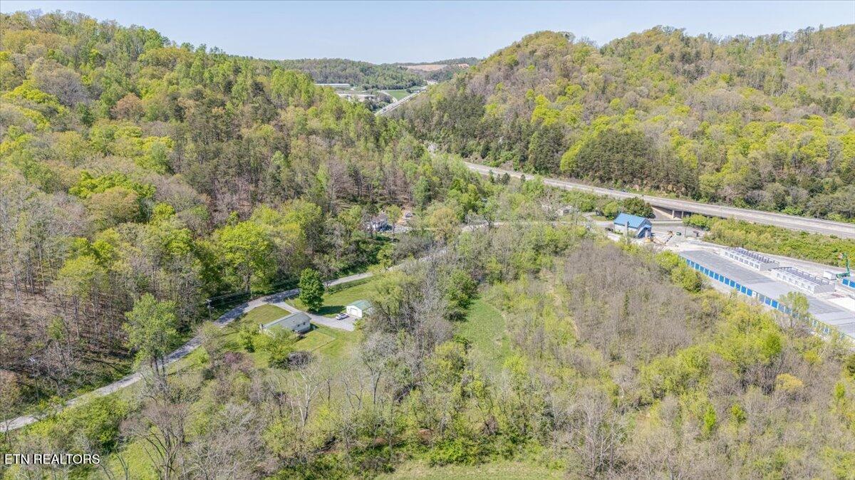 1202 E Bullrun Valley Drive Powell TN 37849