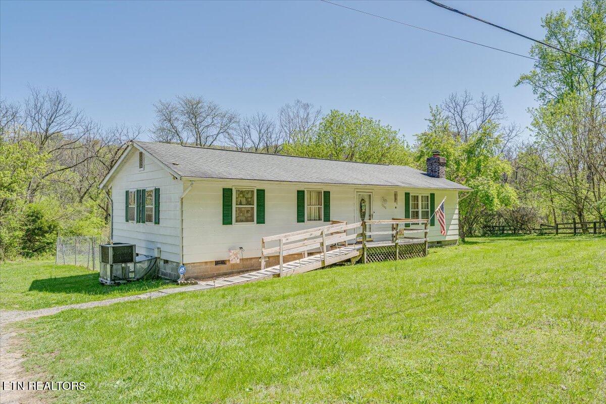 1202 E Bullrun Valley Drive Powell TN 37849
