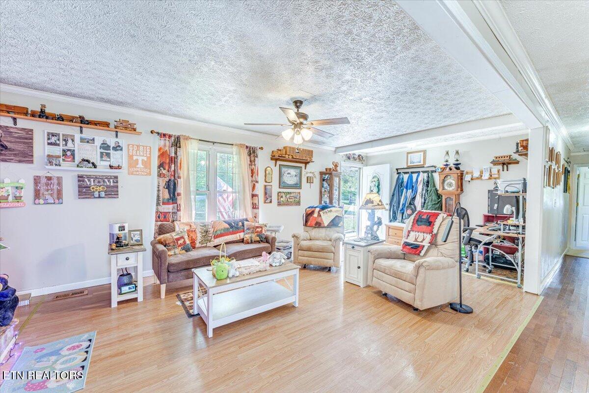 1202 E Bullrun Valley Drive Powell TN 37849