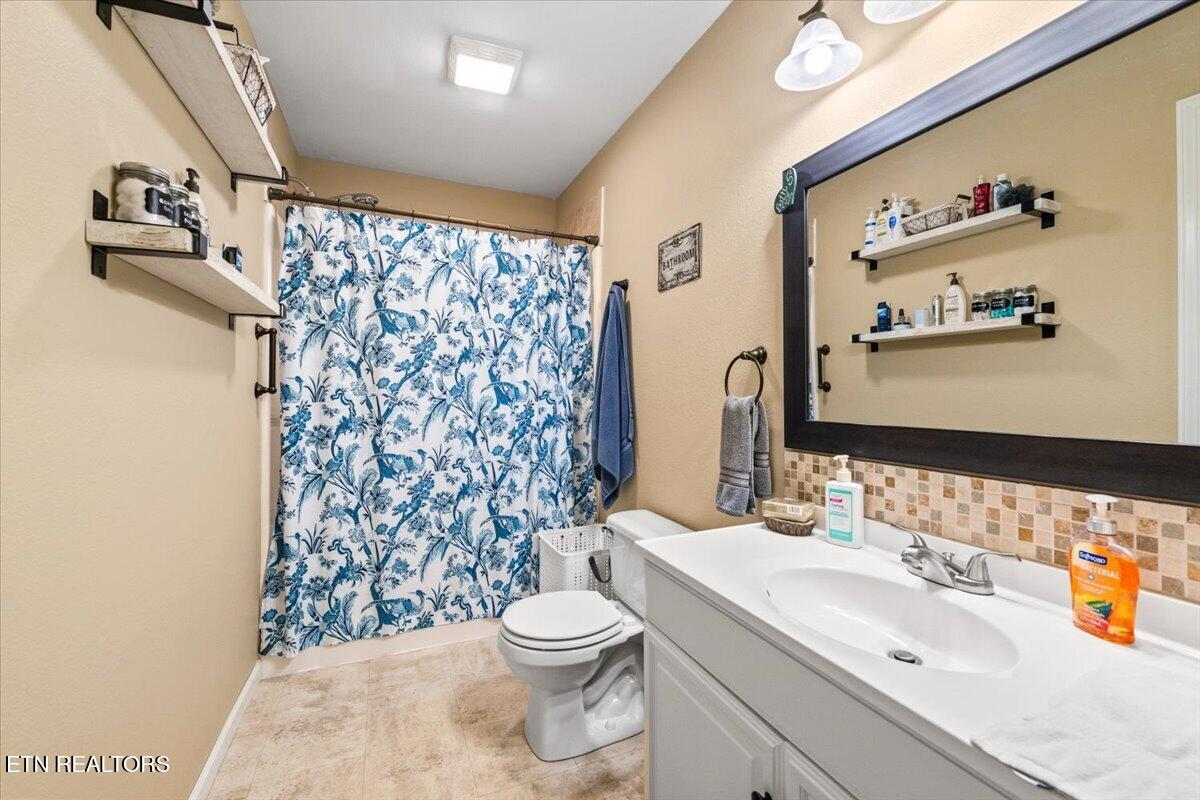 124 Mac Ivey Lane Lafollette TN 37766
