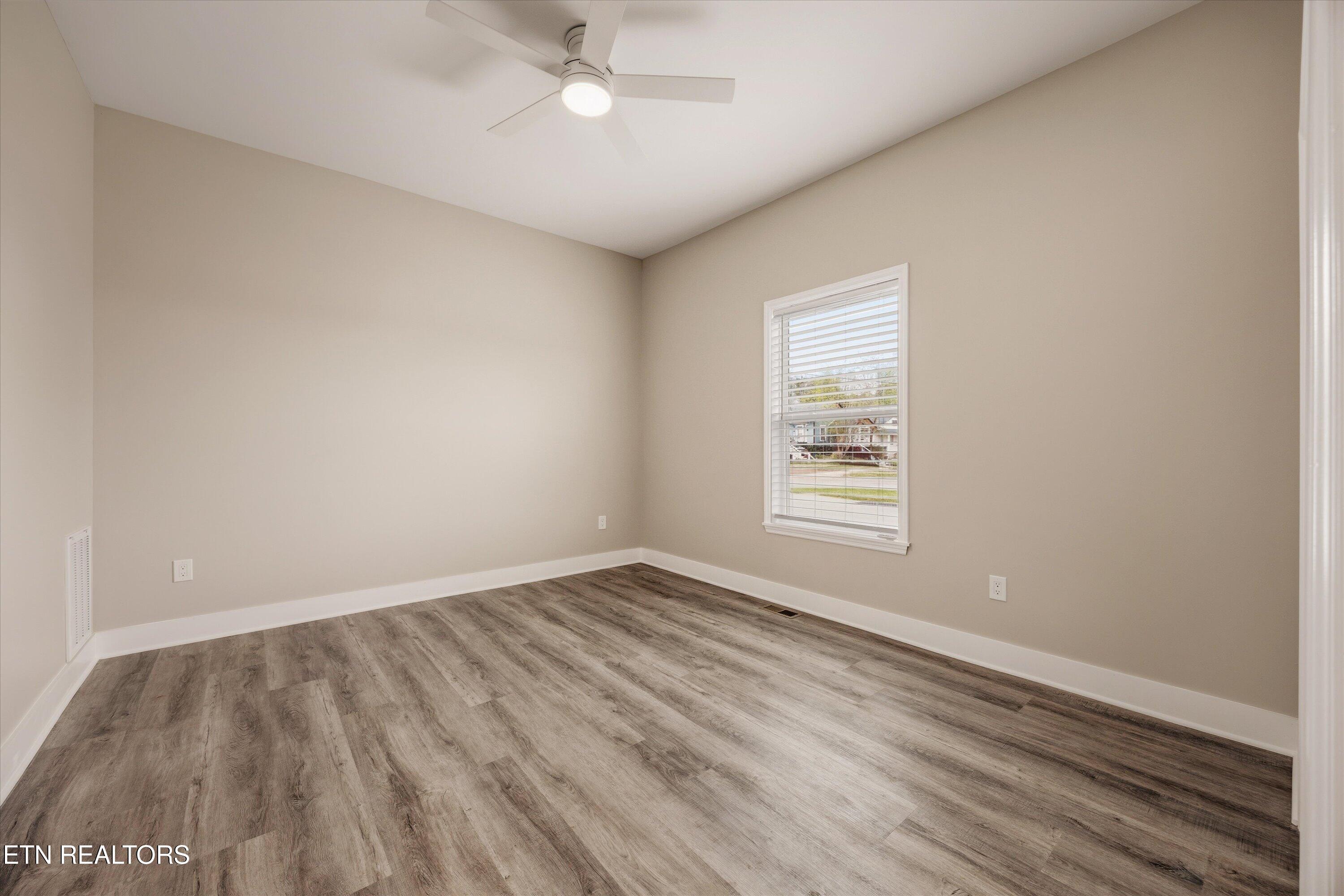 210 E 1st Avenue Lenoir City TN 37771