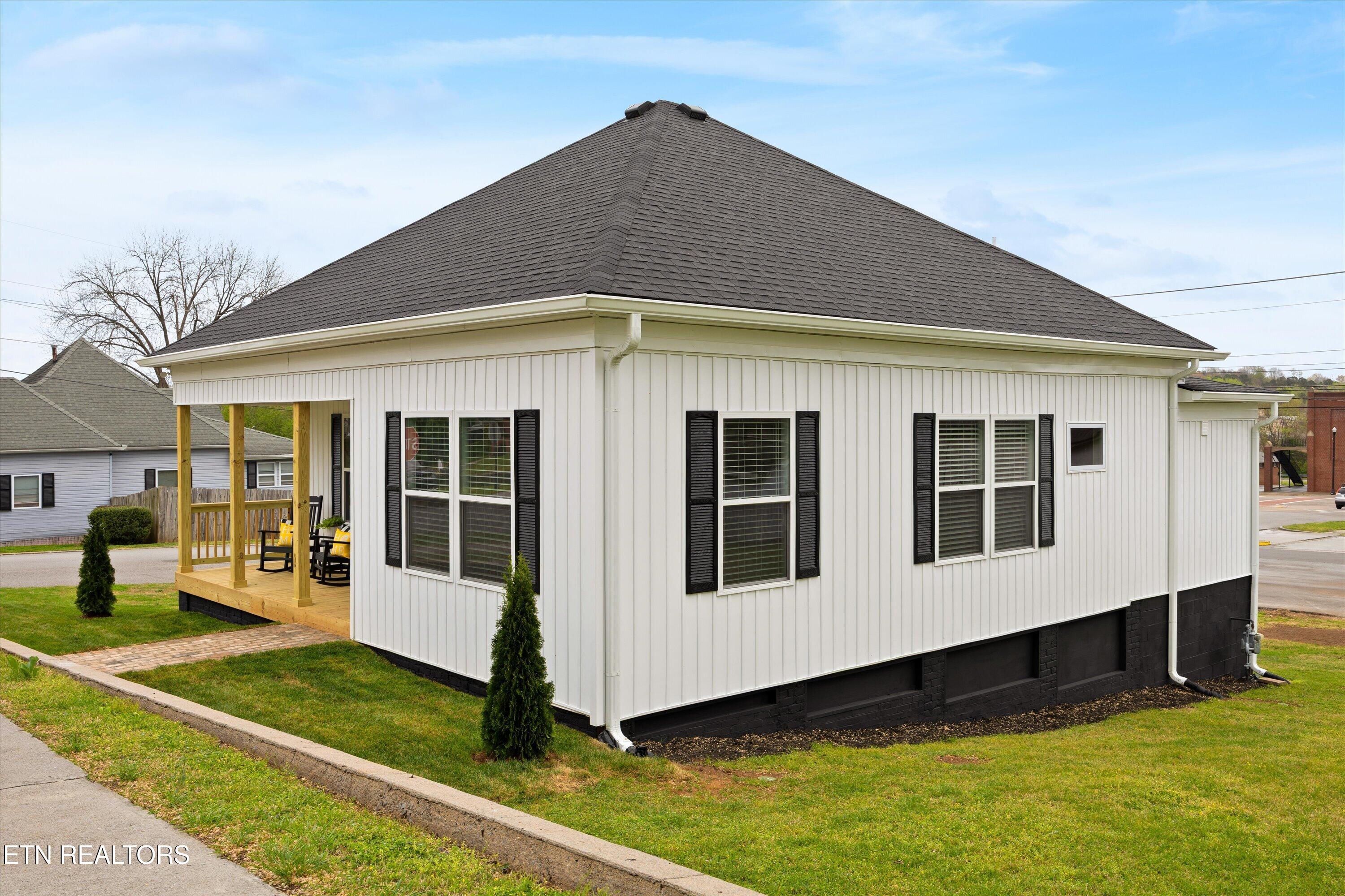 210 E 1st Avenue Lenoir City TN 37771