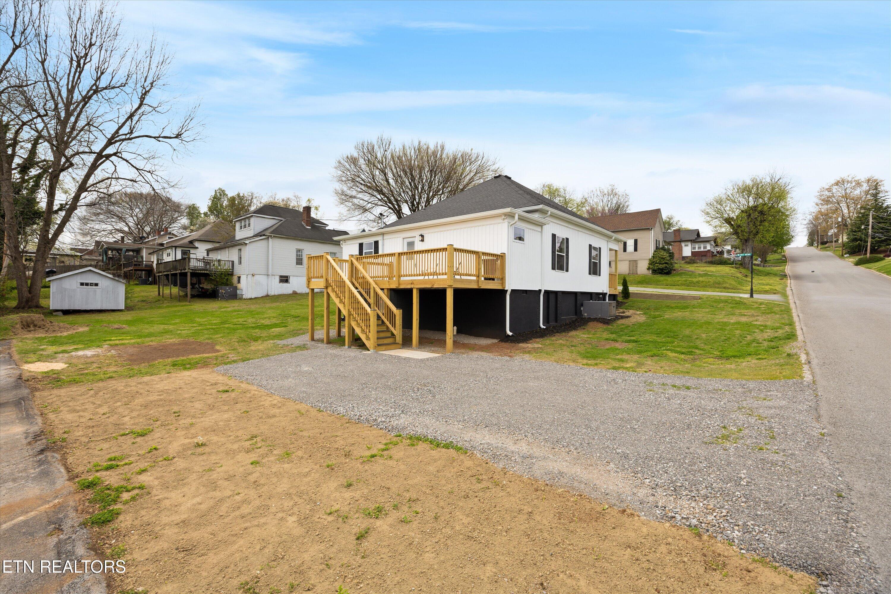 210 E 1st Avenue Lenoir City TN 37771