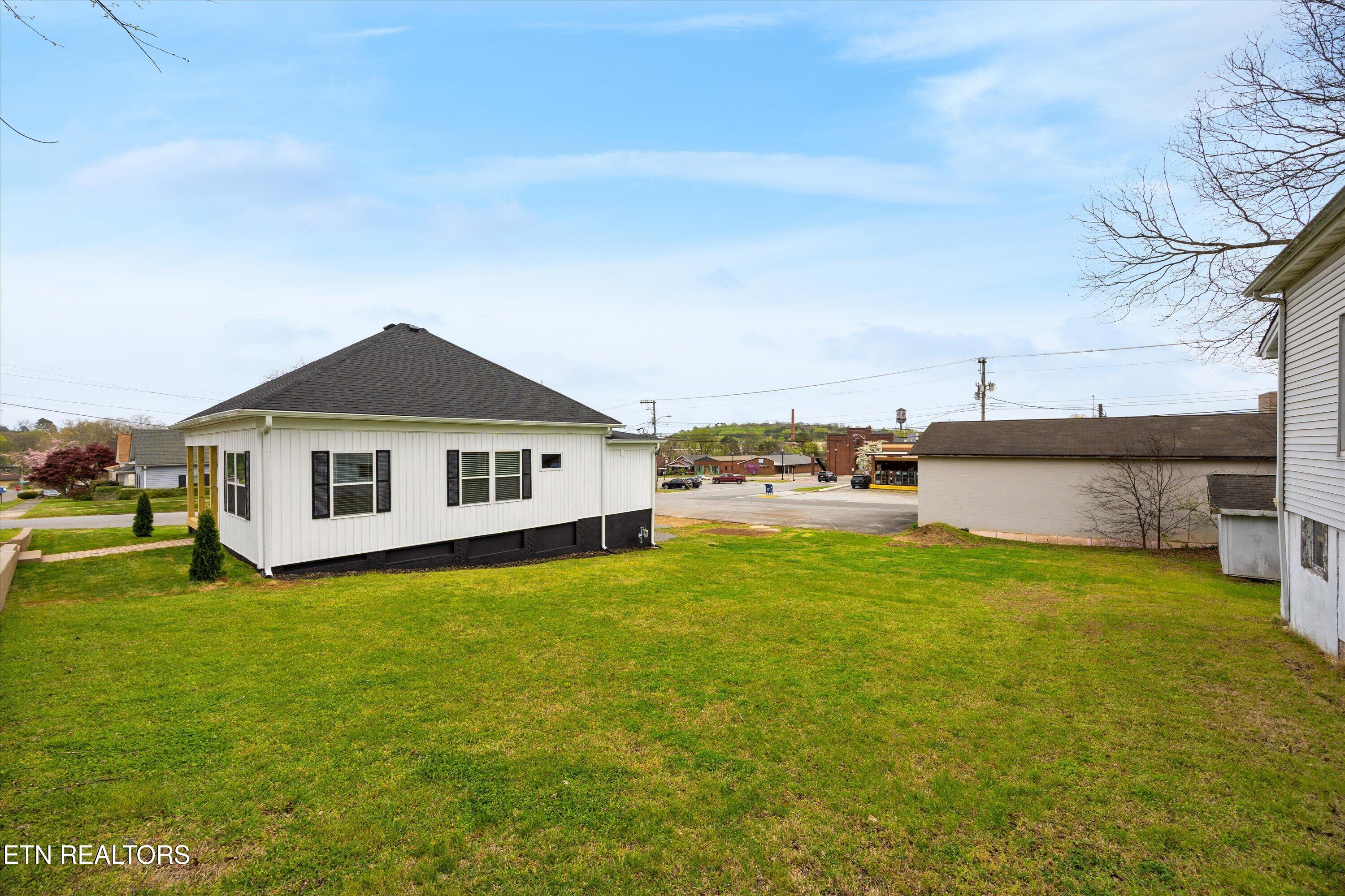 210 E 1st Avenue Lenoir City TN 37771