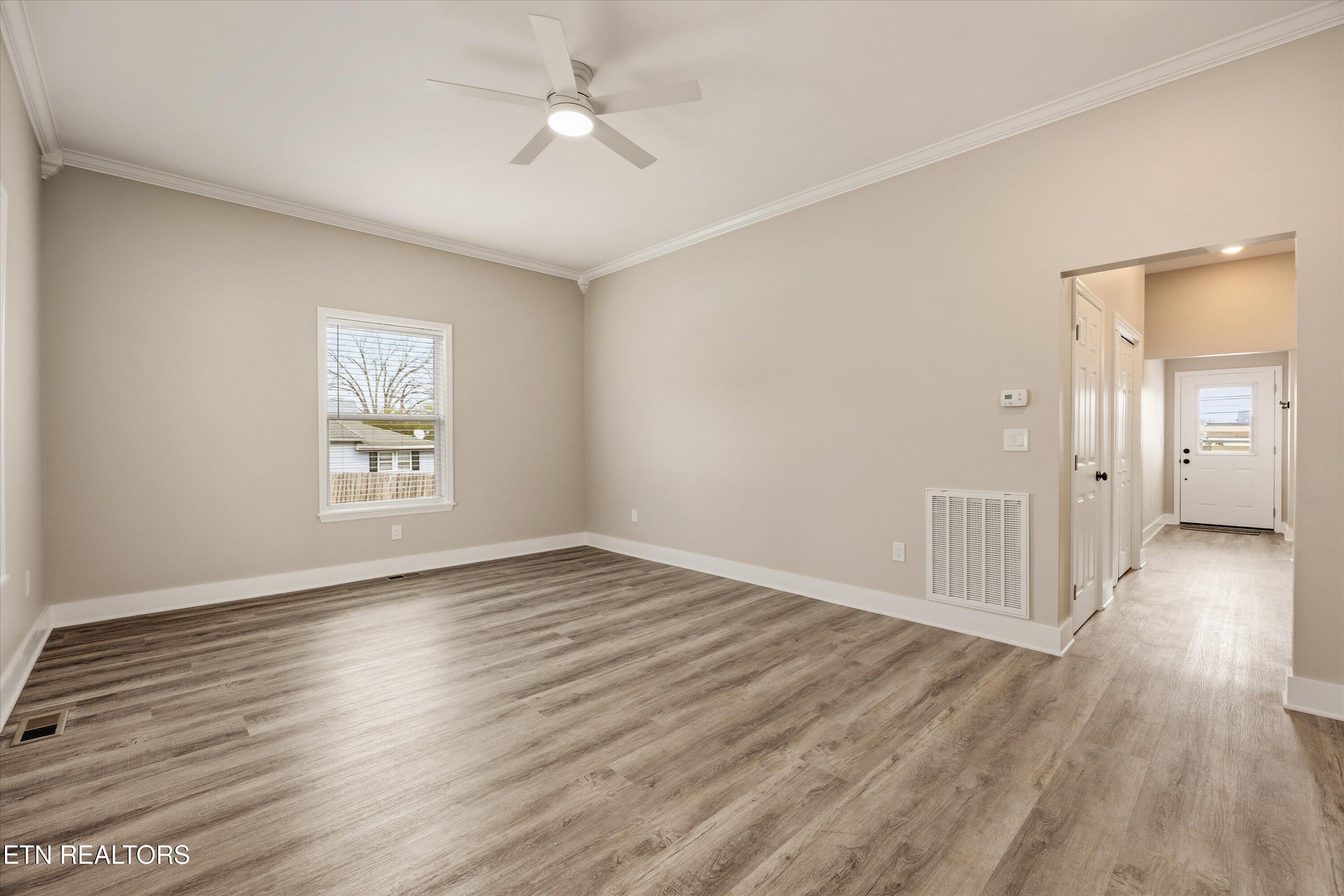210 E 1st Avenue Lenoir City TN 37771