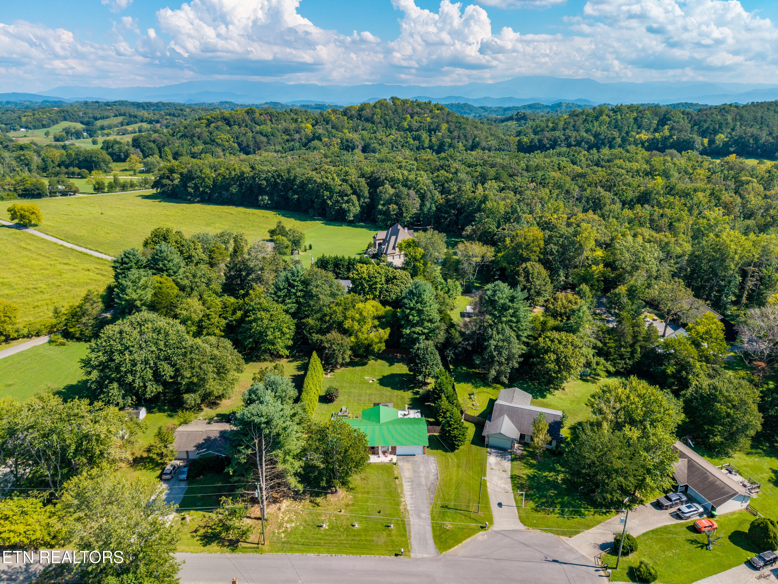 656 Dwight Lane Sevierville TN 37876