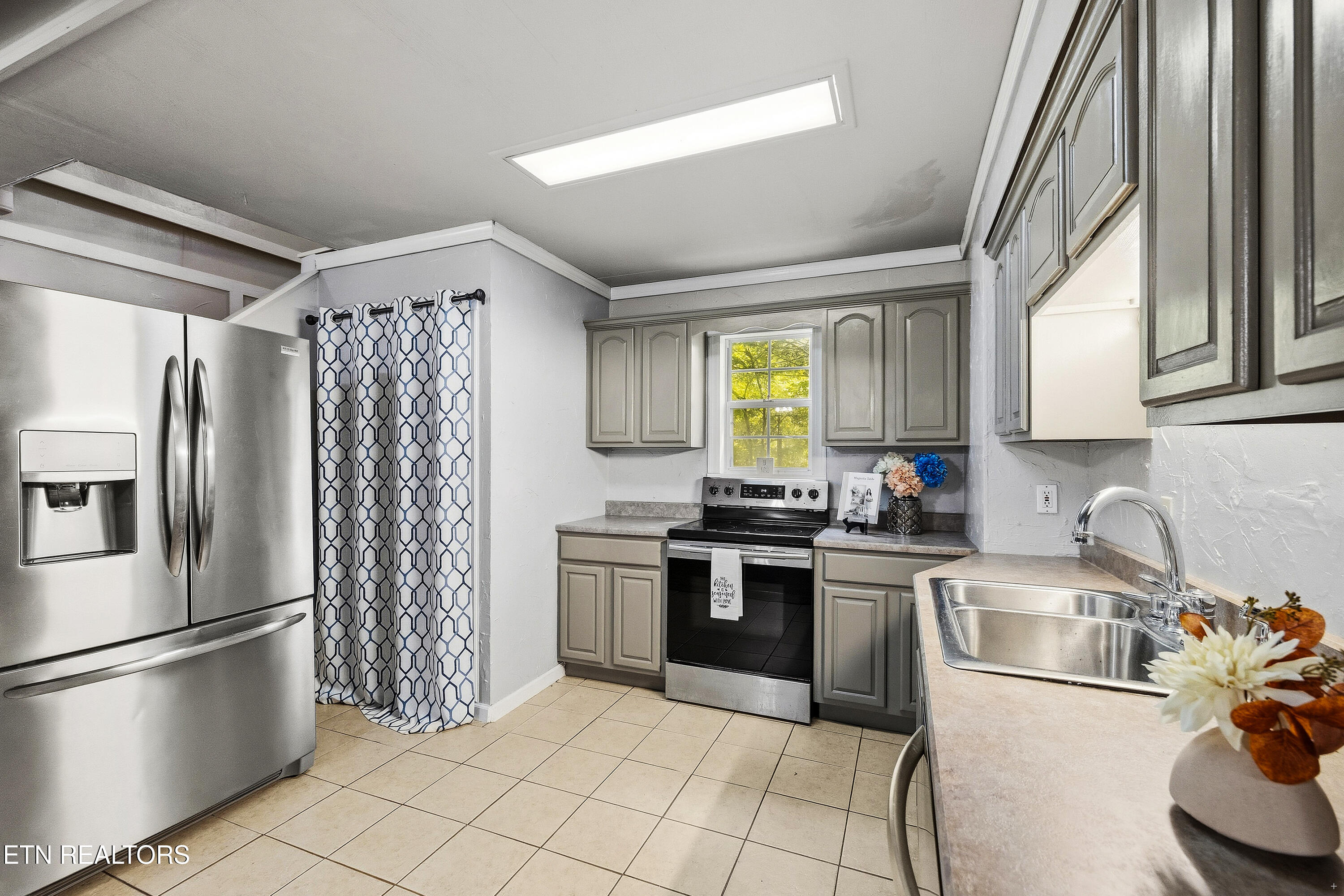 1105 Silver Poplar Lane Sevierville TN 37876