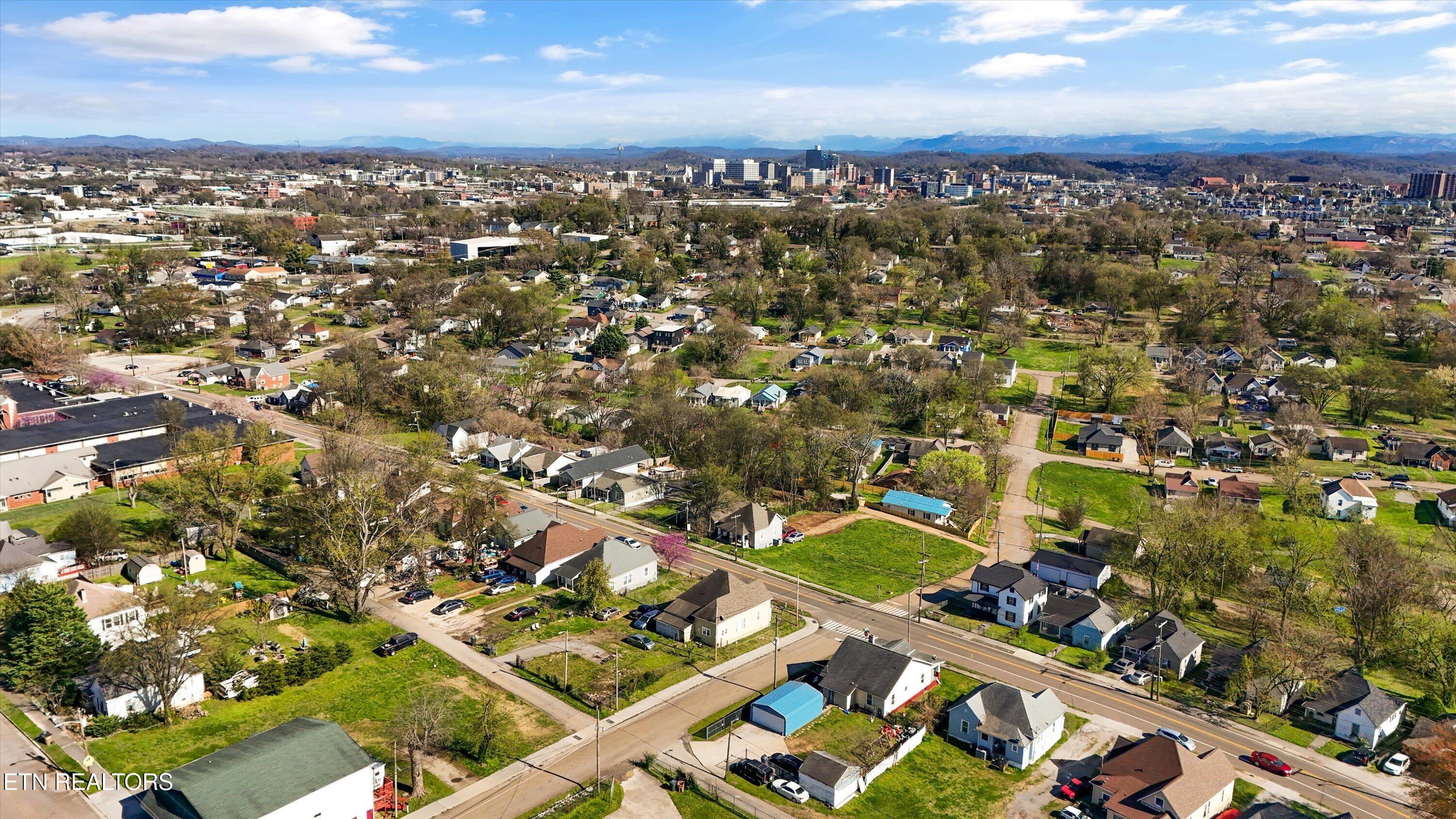 1332 Beaumont Avenue Knoxville TN 37921