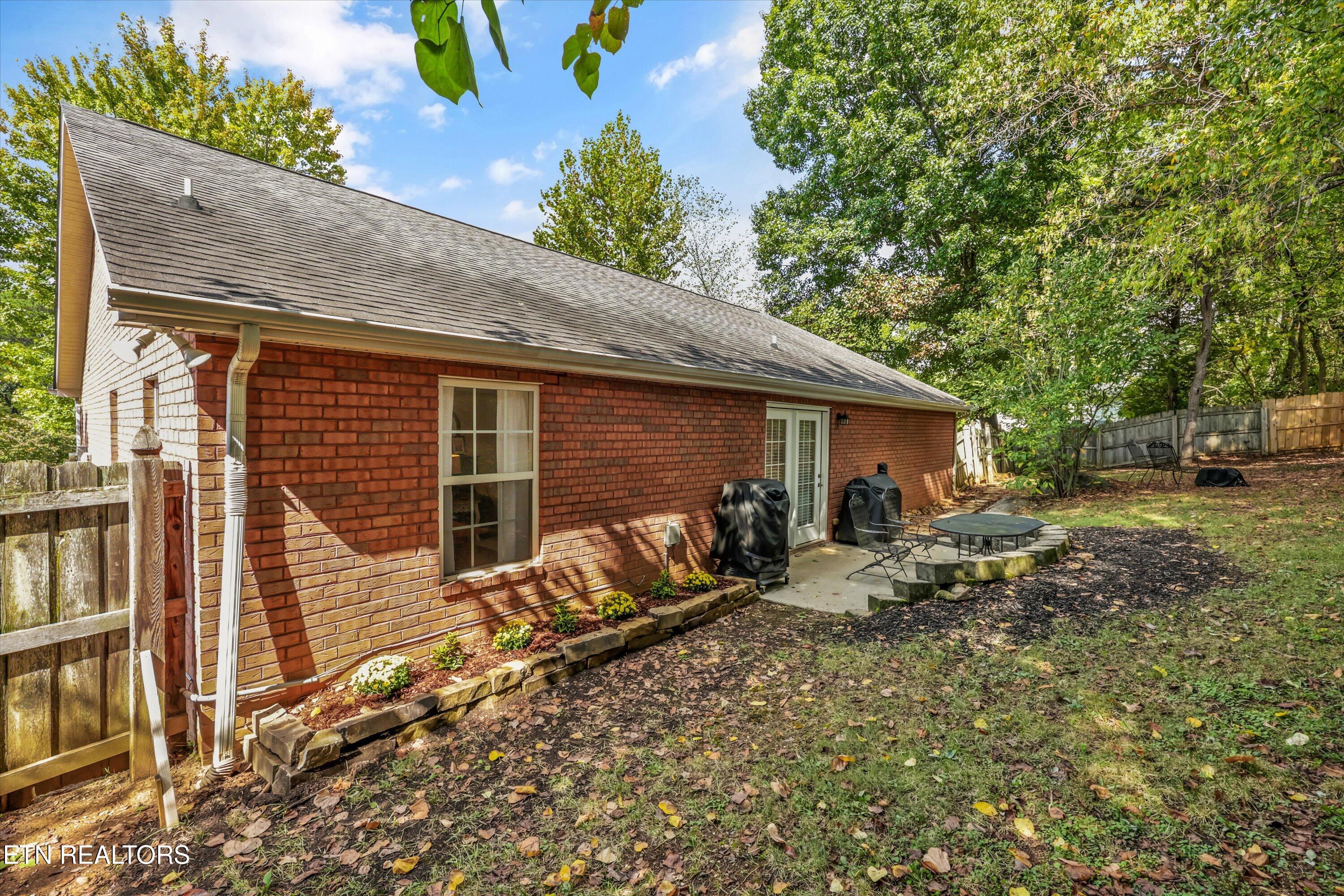 2306 Sunnywood Lane Knoxville TN 37912