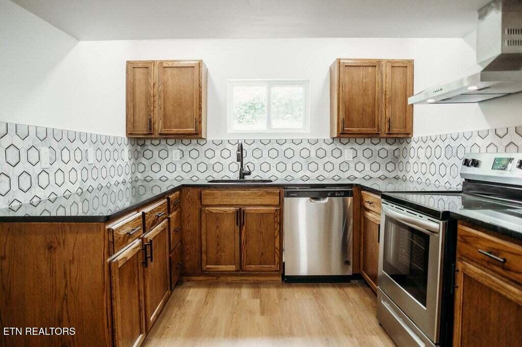 2401 Top View Circle Sevierville TN 37876