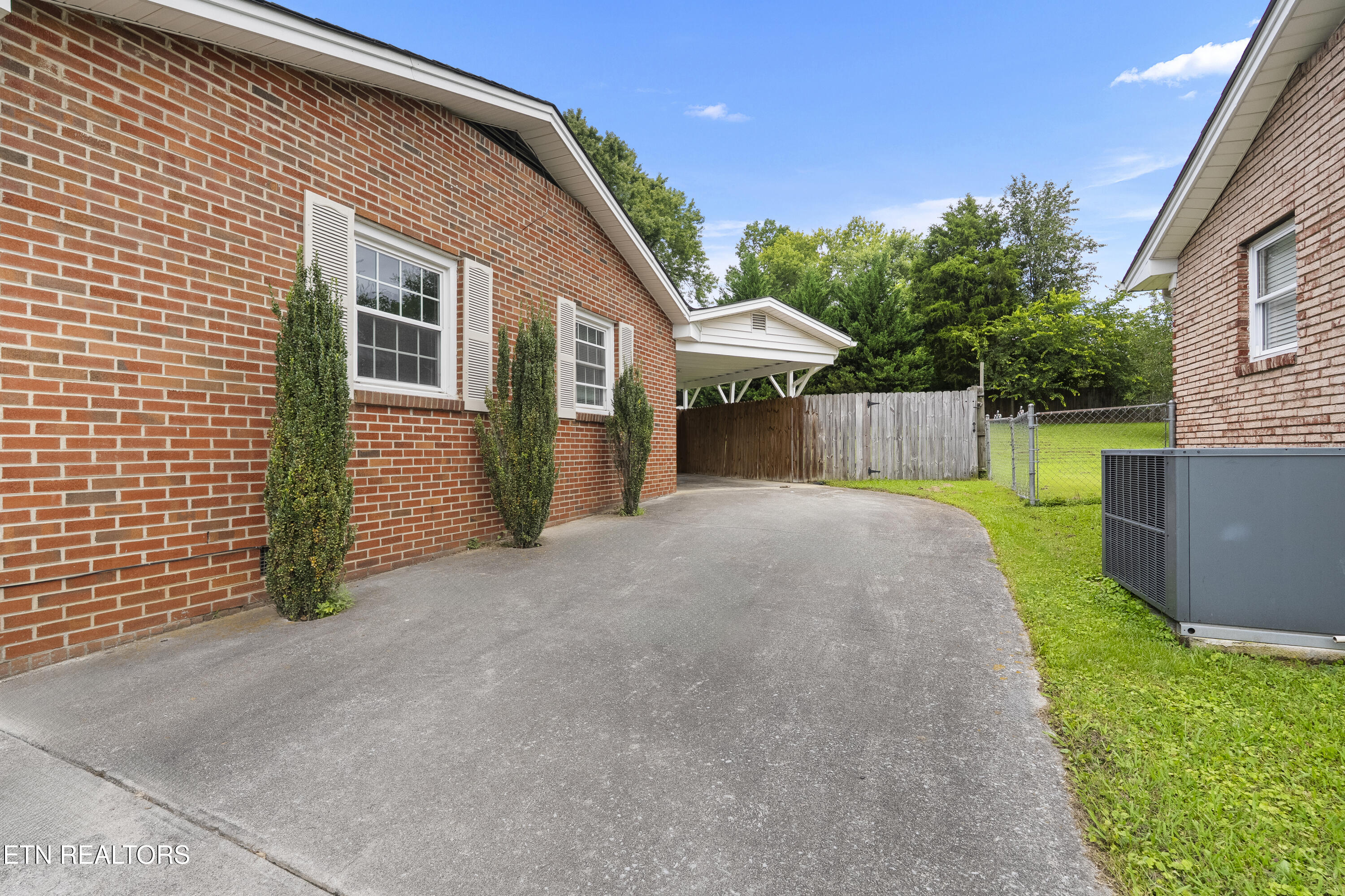 515 Goldfinch Avenue Knoxville TN 37920