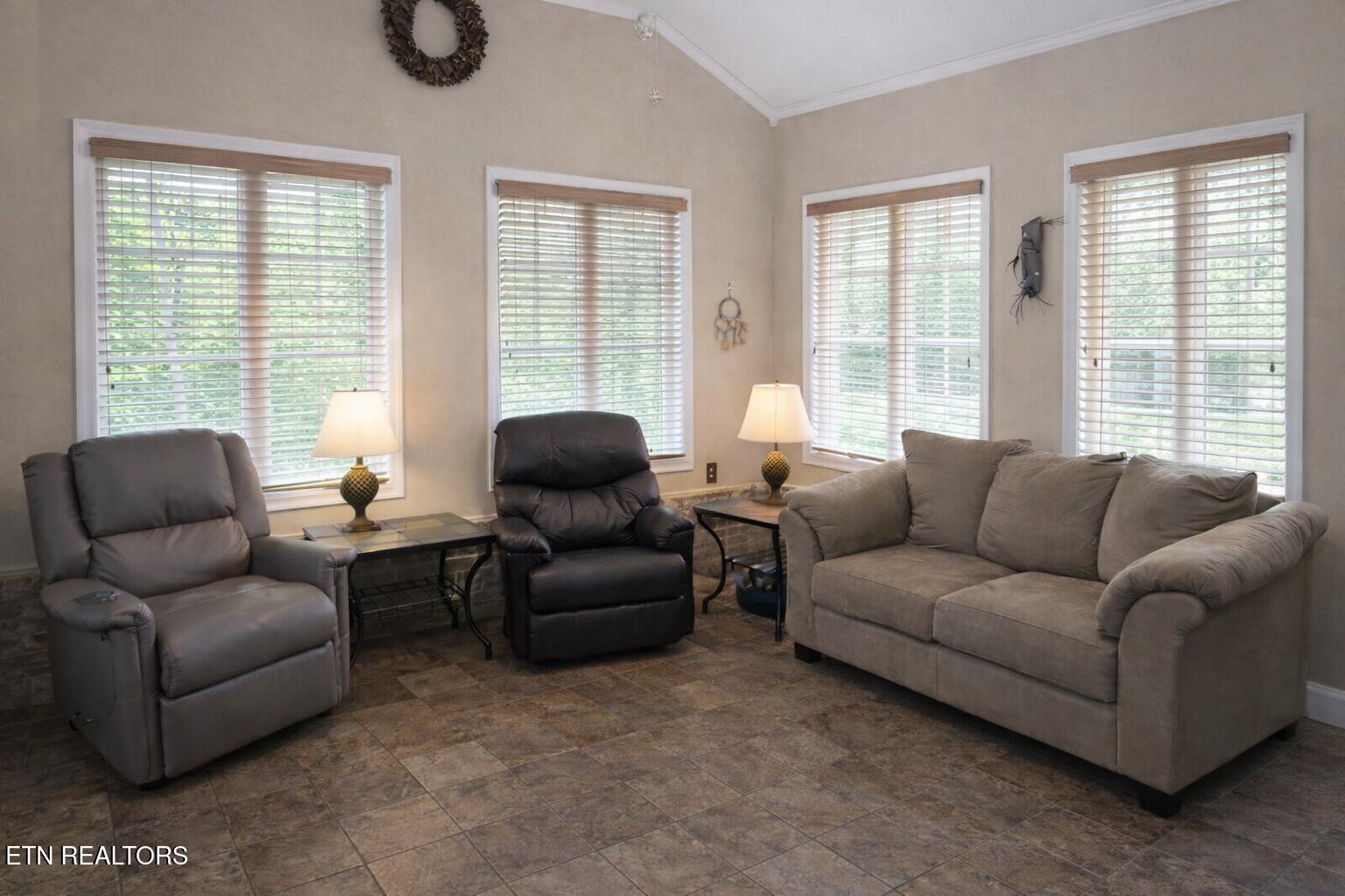 122 Kenosha Lane Loudon TN 37774