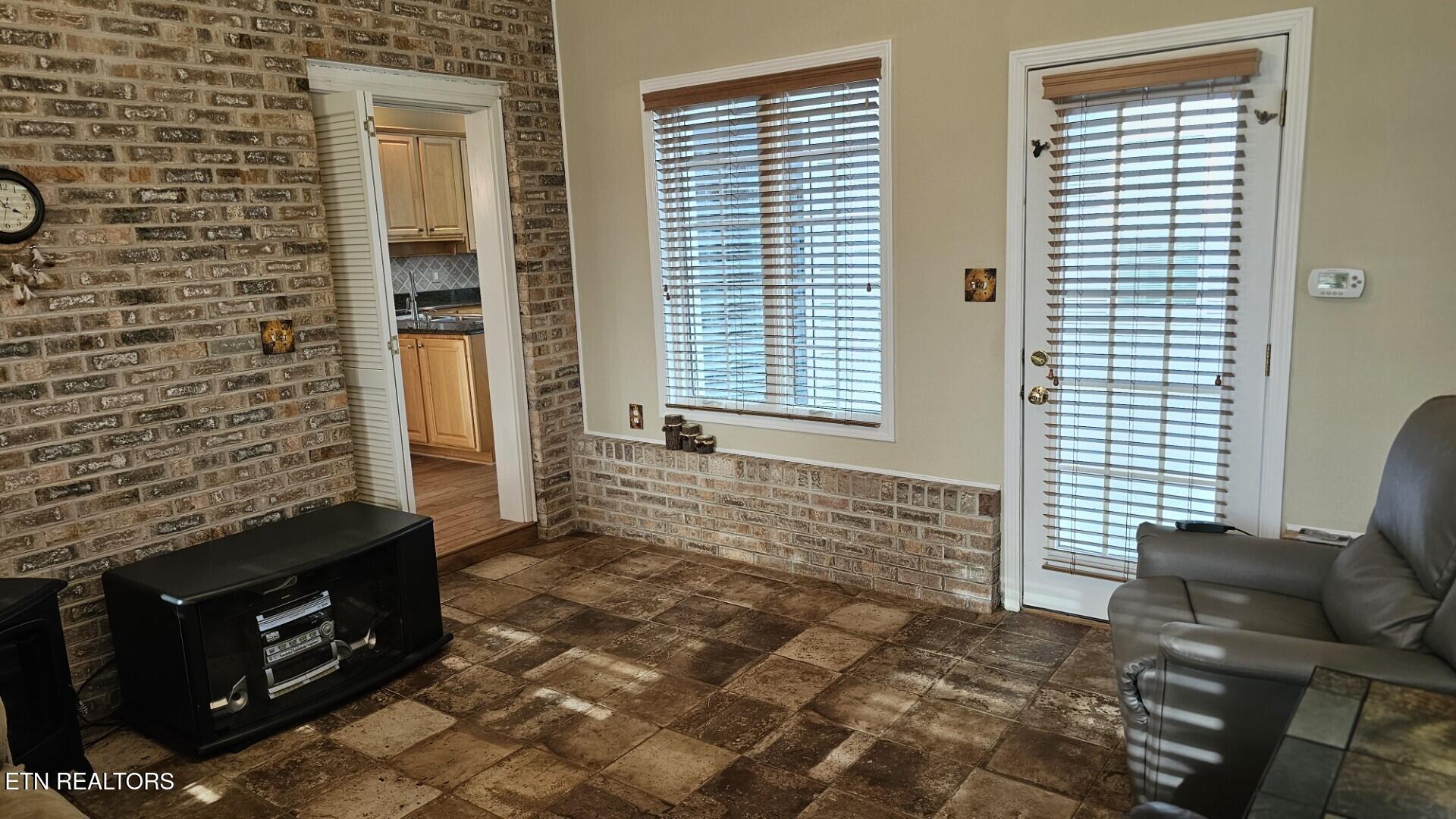 122 Kenosha Lane Loudon TN 37774