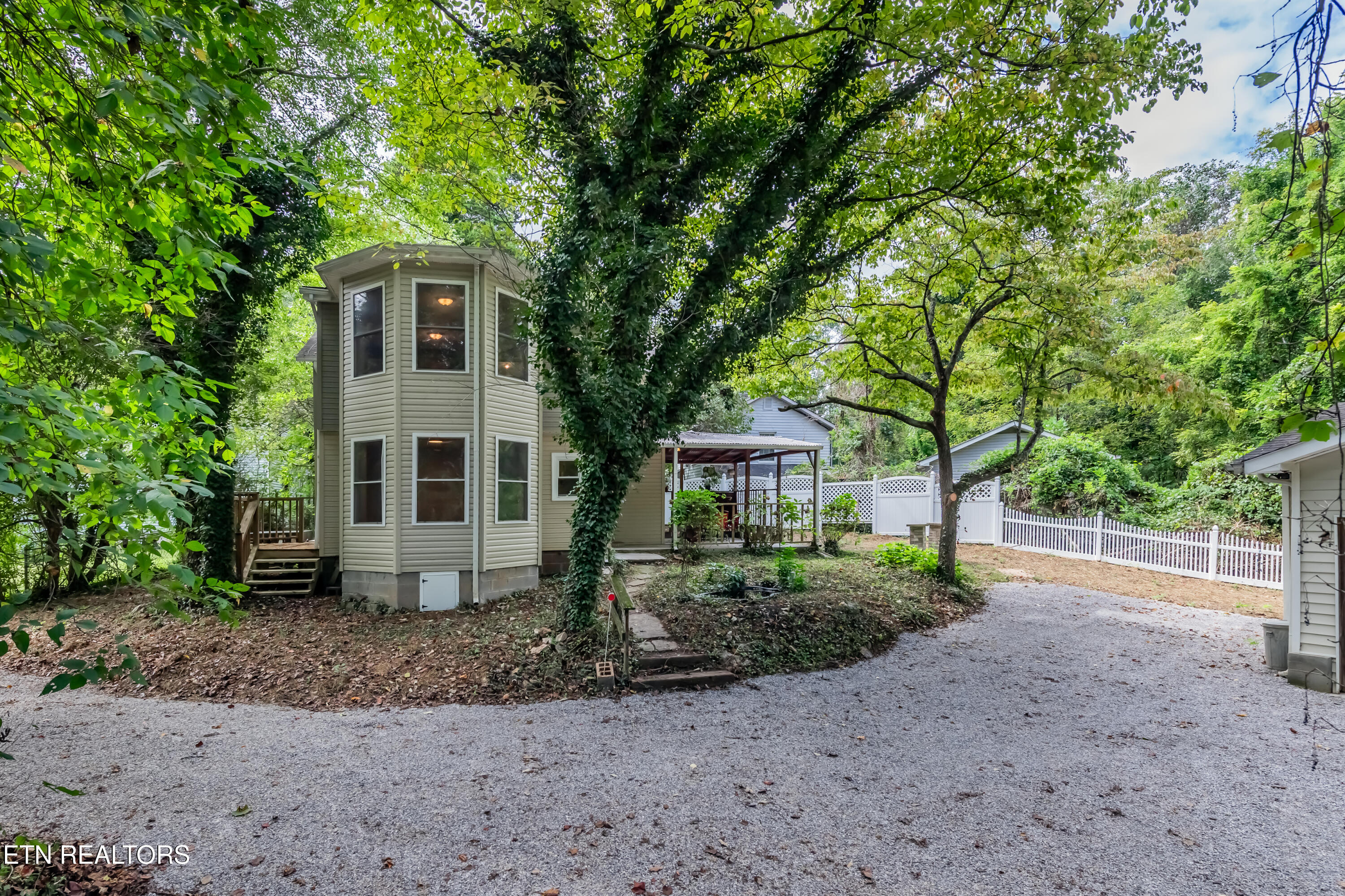 220 Oak Road Norris TN 37828