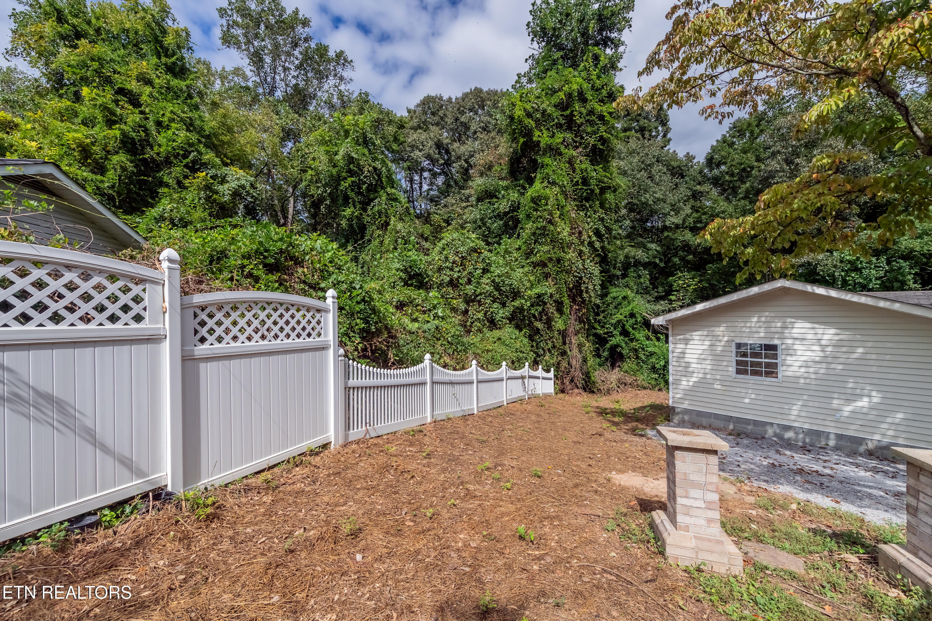 220 Oak Road Norris TN 37828