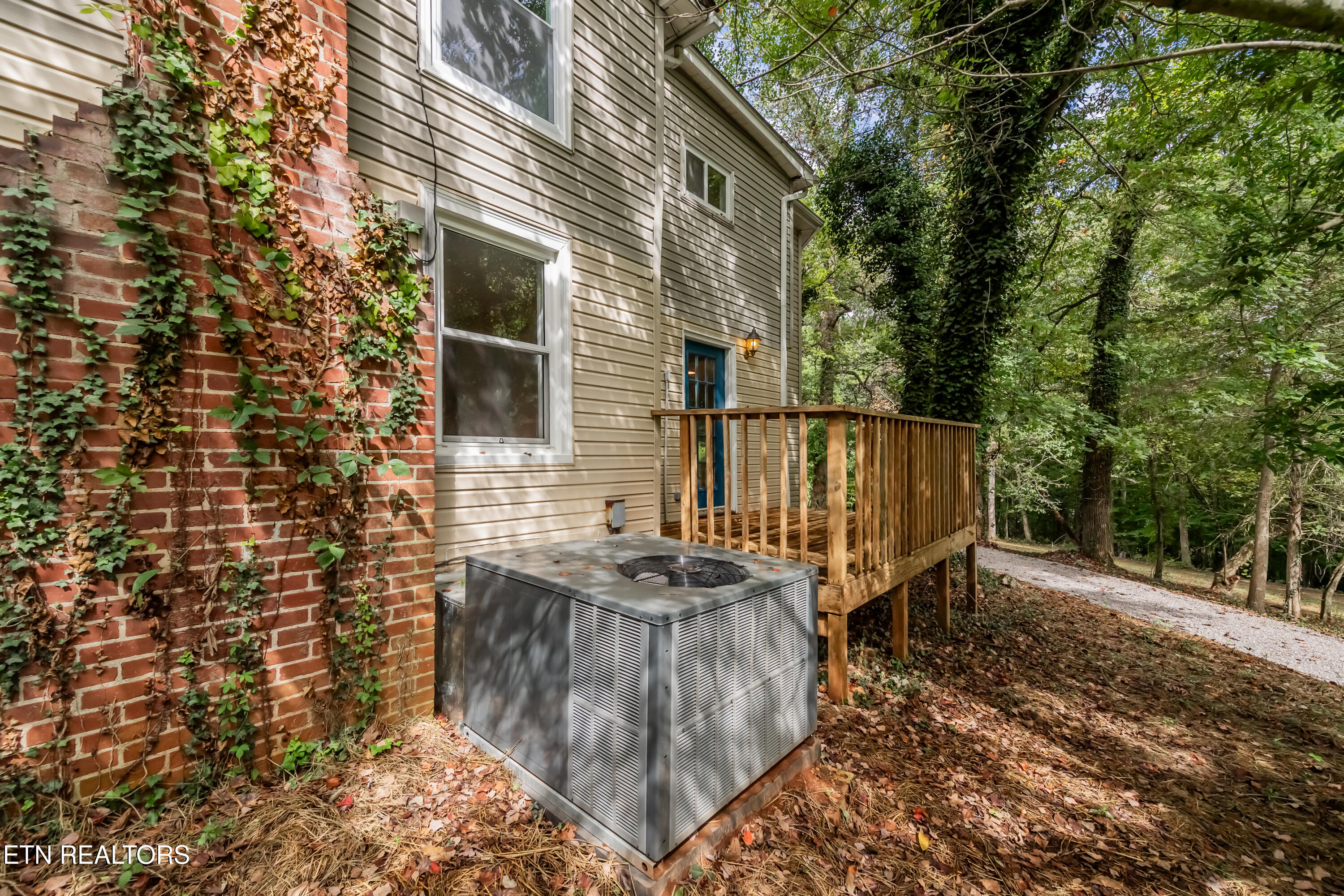 220 Oak Road Norris TN 37828