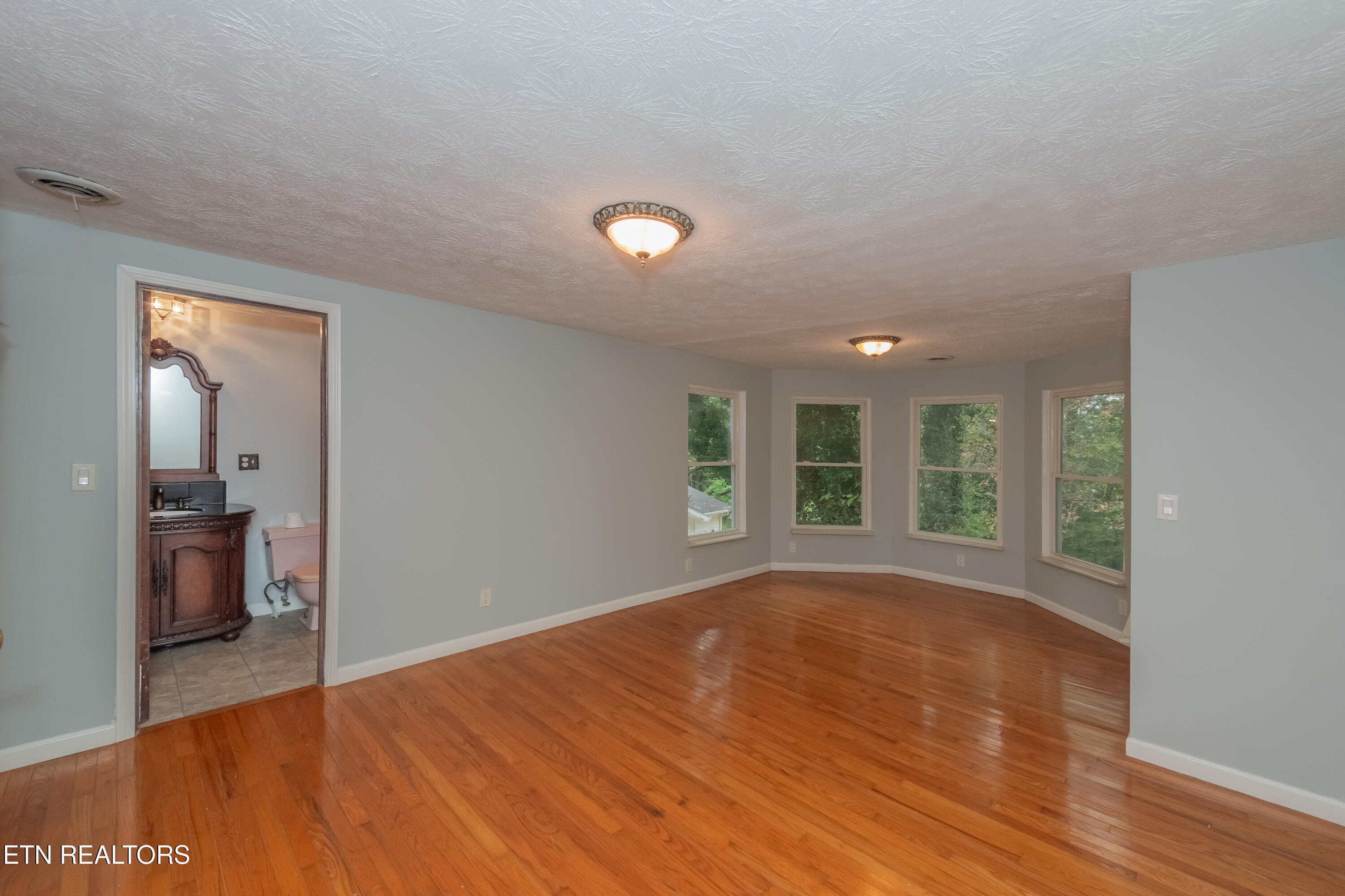 220 Oak Road Norris TN 37828