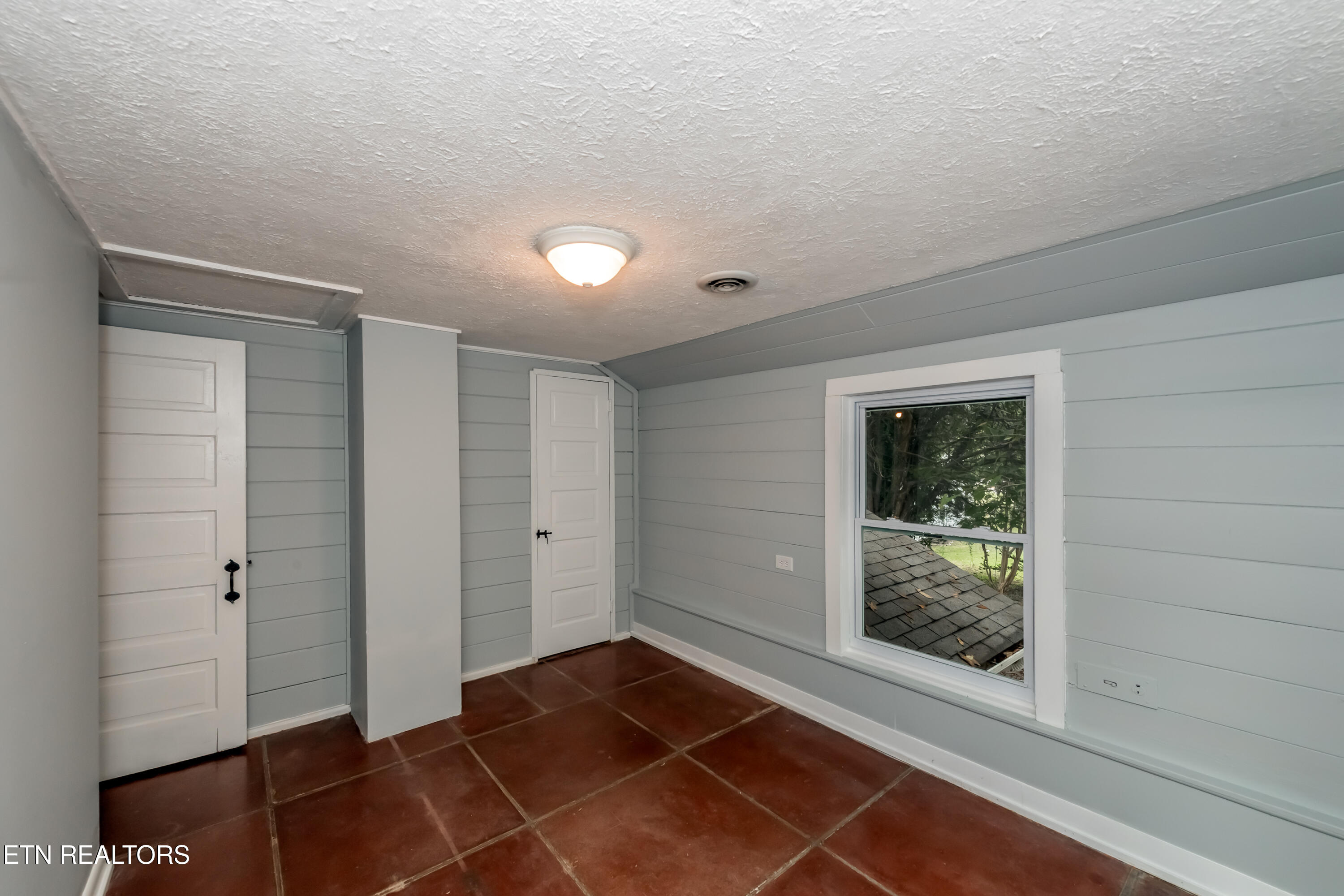 220 Oak Road Norris TN 37828