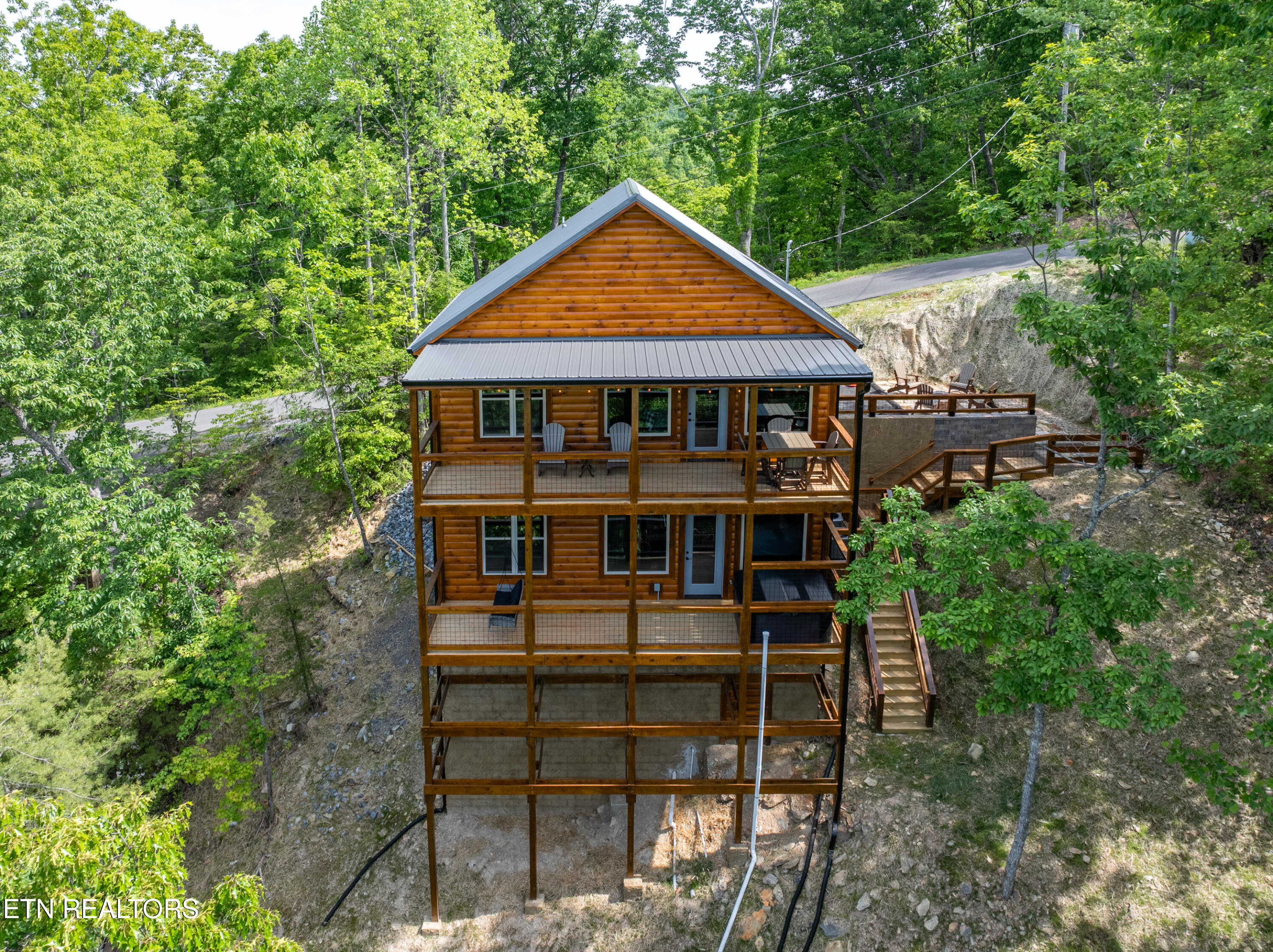 756 Ski View Lane Sevierville TN 37876