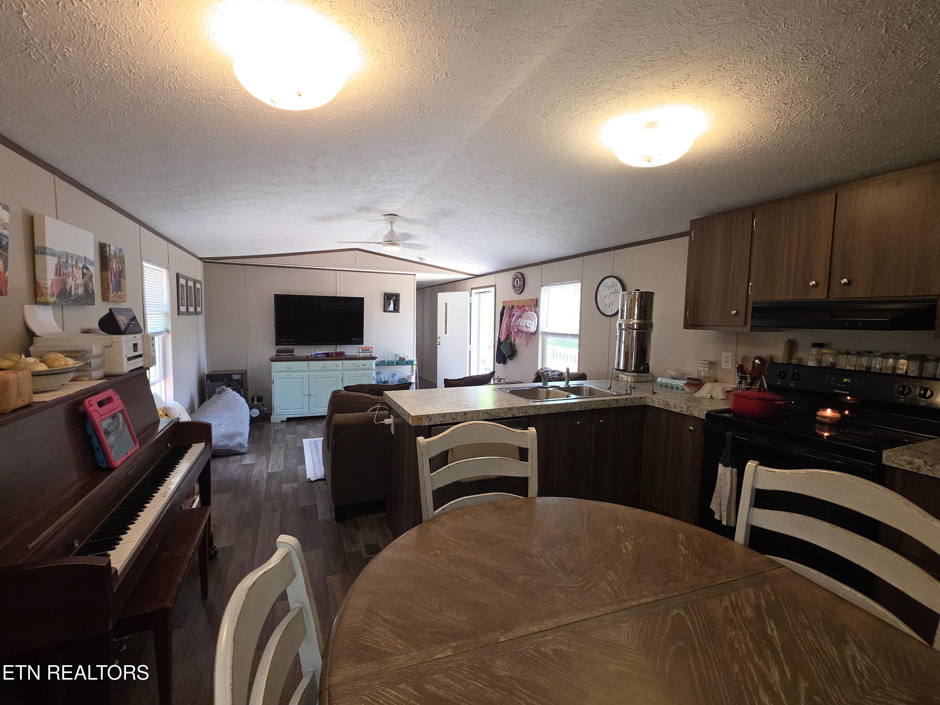 1220 Raven Hill Road Tazewell TN 37879