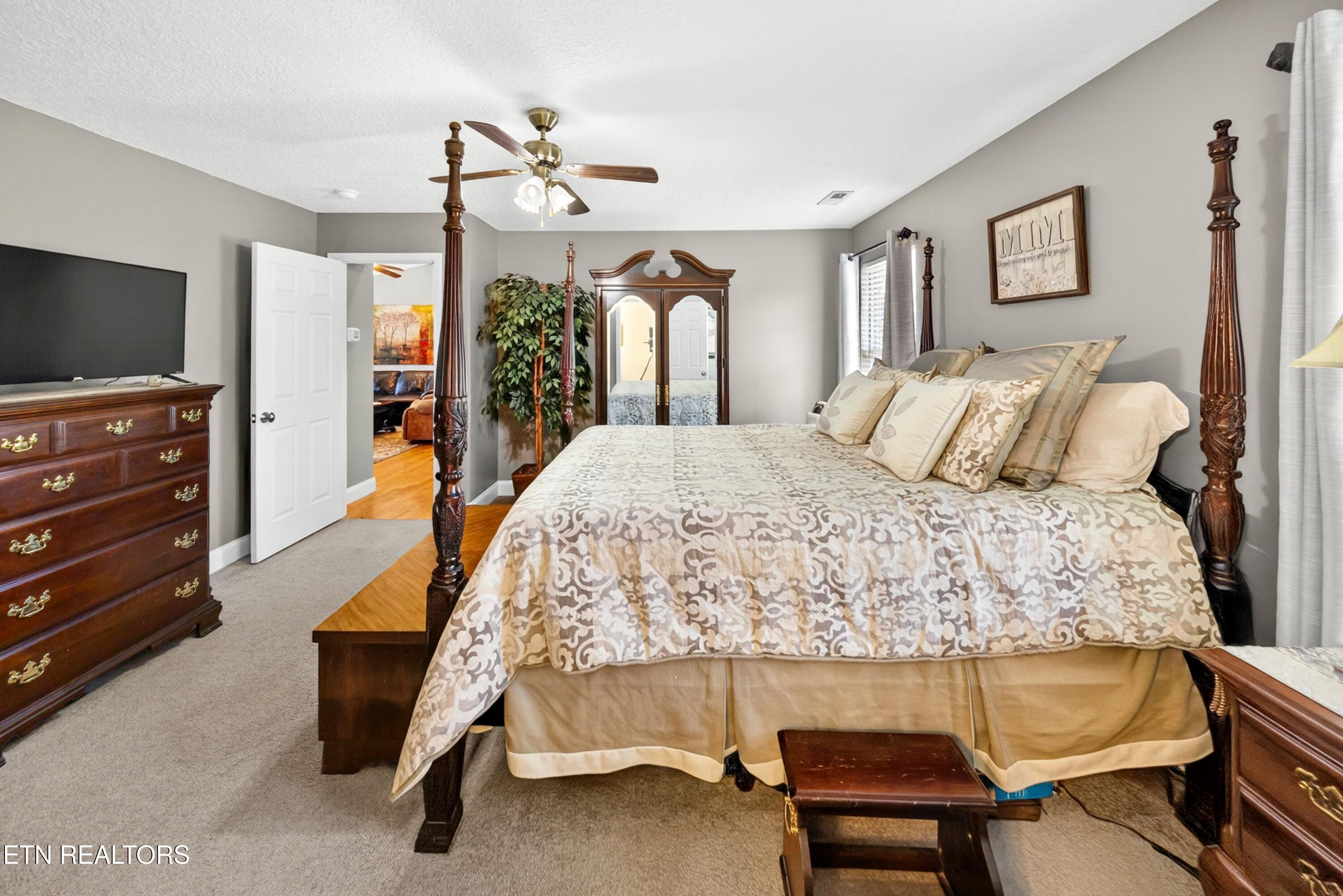 7527 Silveredge Road Knoxville TN 37918
