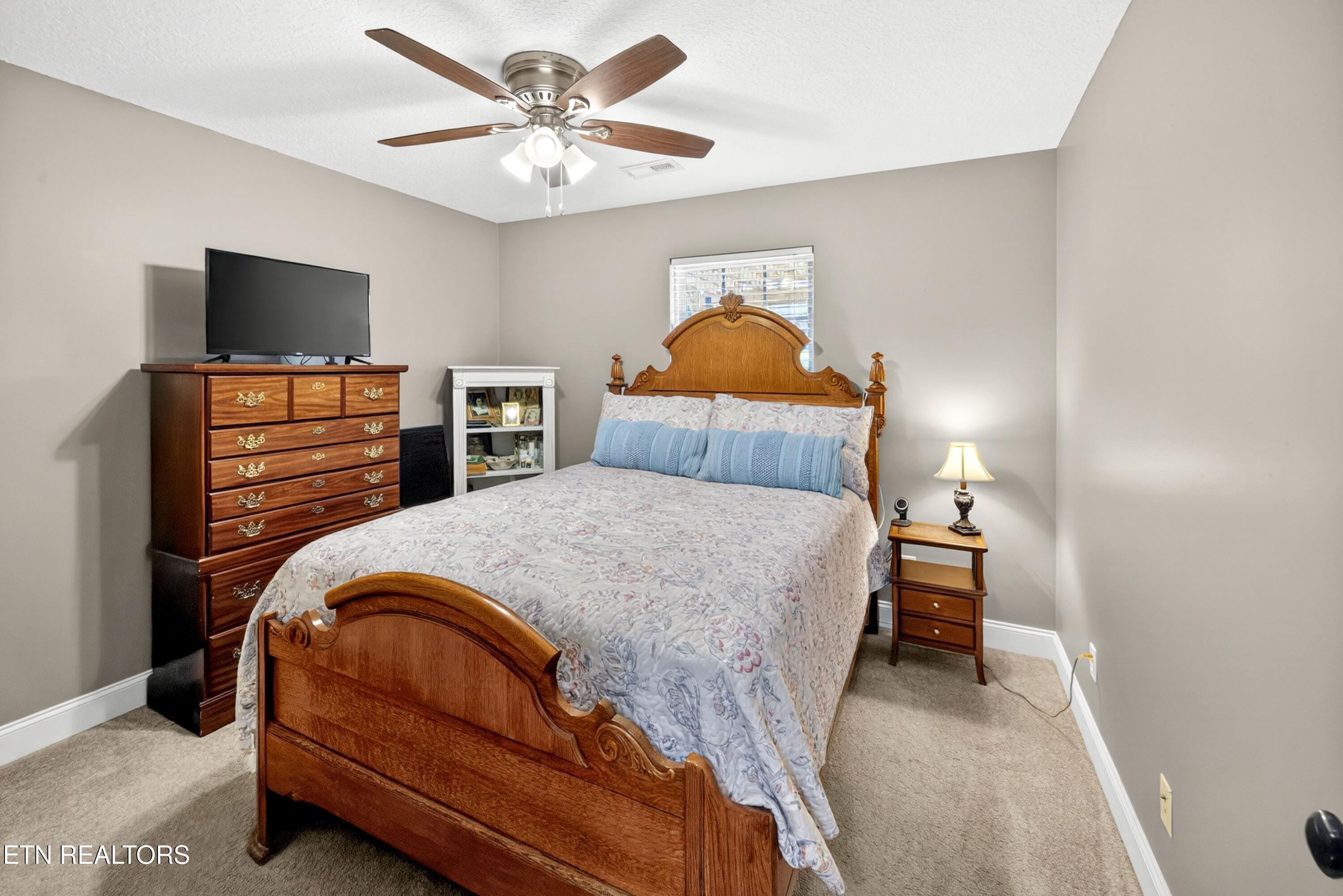7527 Silveredge Road Knoxville TN 37918
