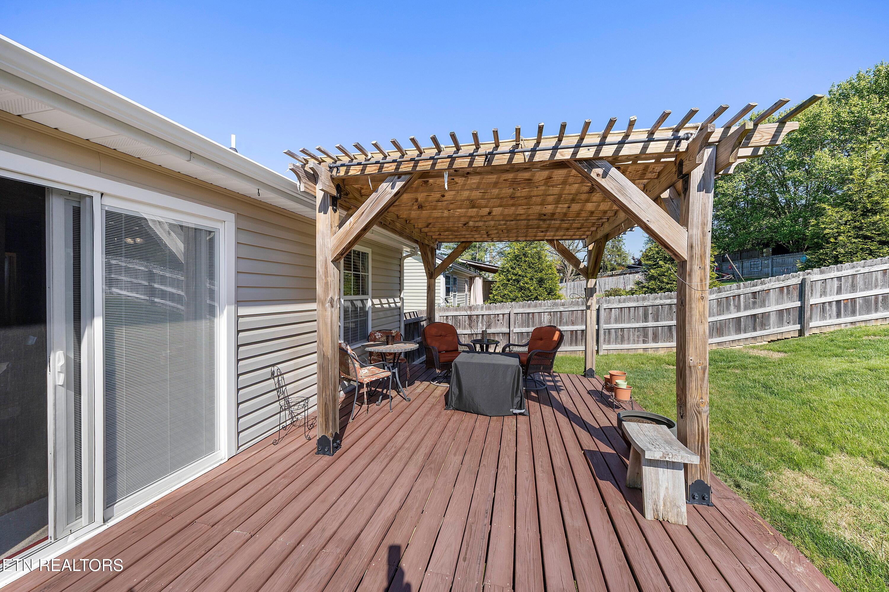 7527 Silveredge Road Knoxville TN 37918