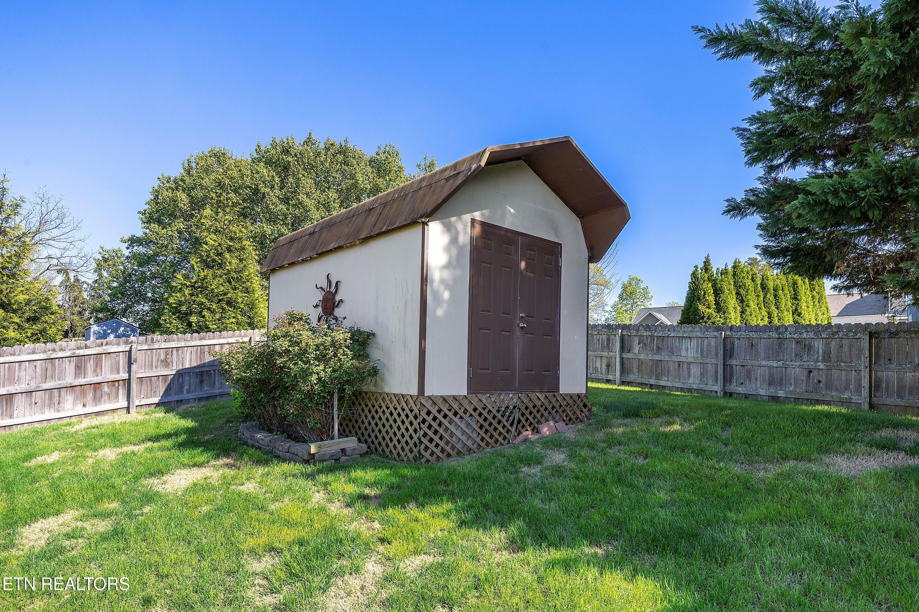 7527 Silveredge Road Knoxville TN 37918