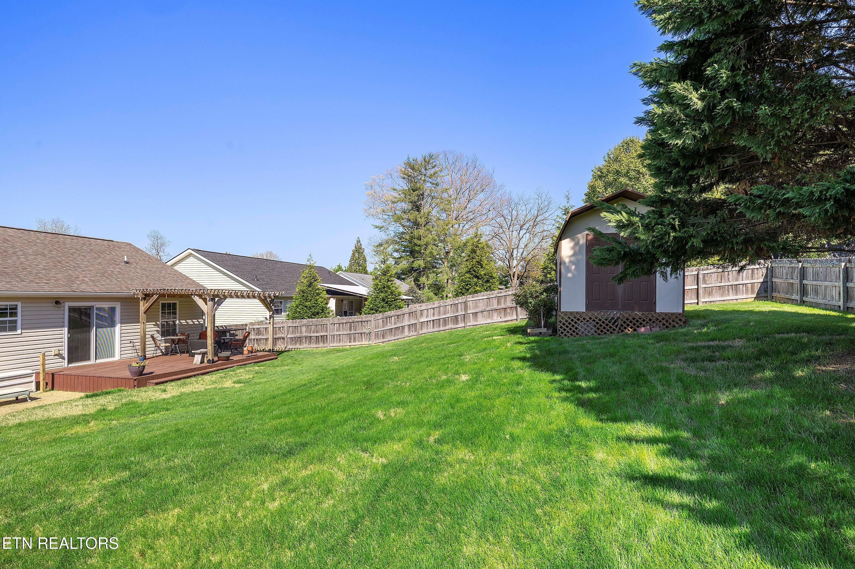 7527 Silveredge Road Knoxville TN 37918