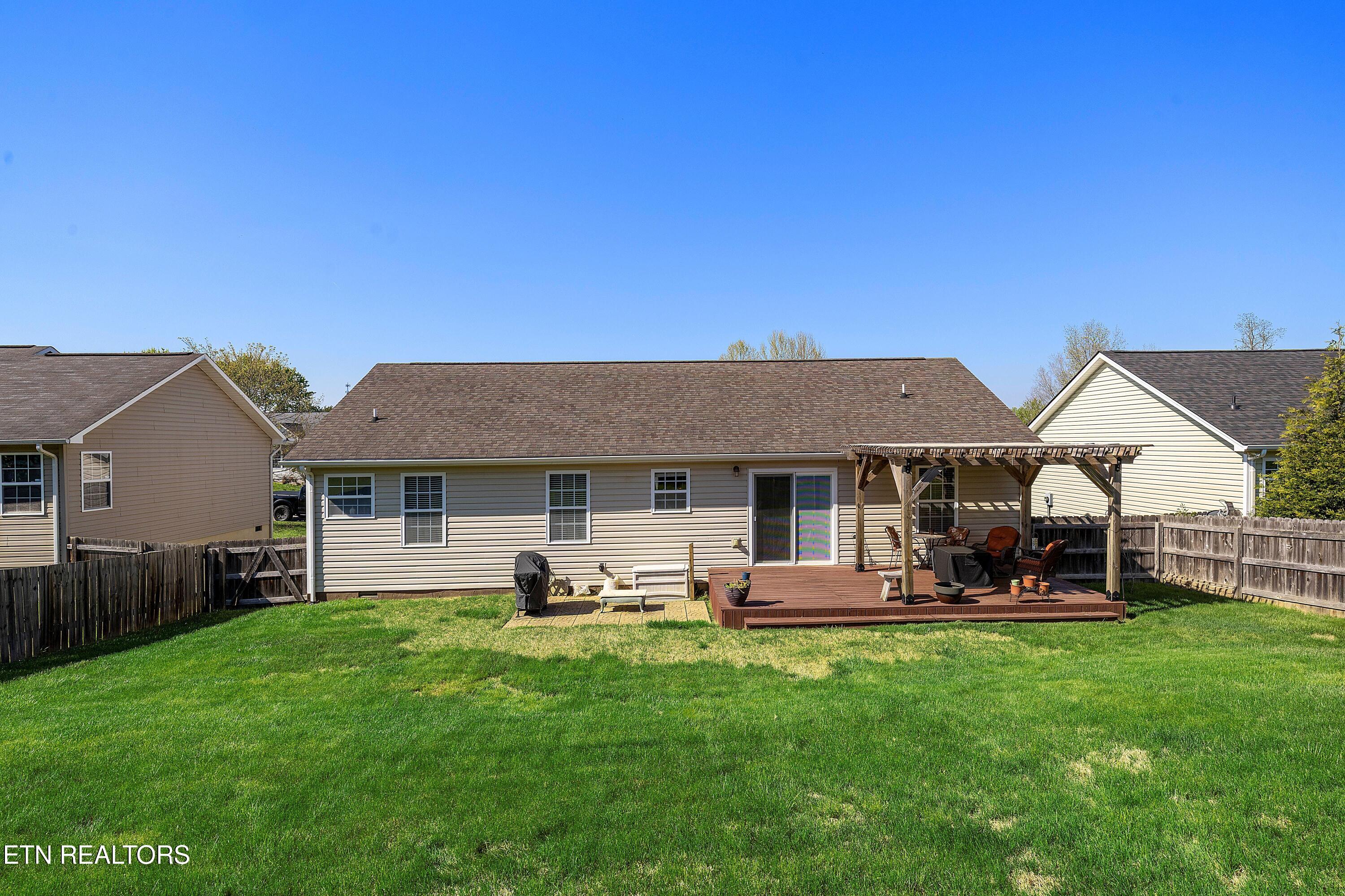 7527 Silveredge Road Knoxville TN 37918