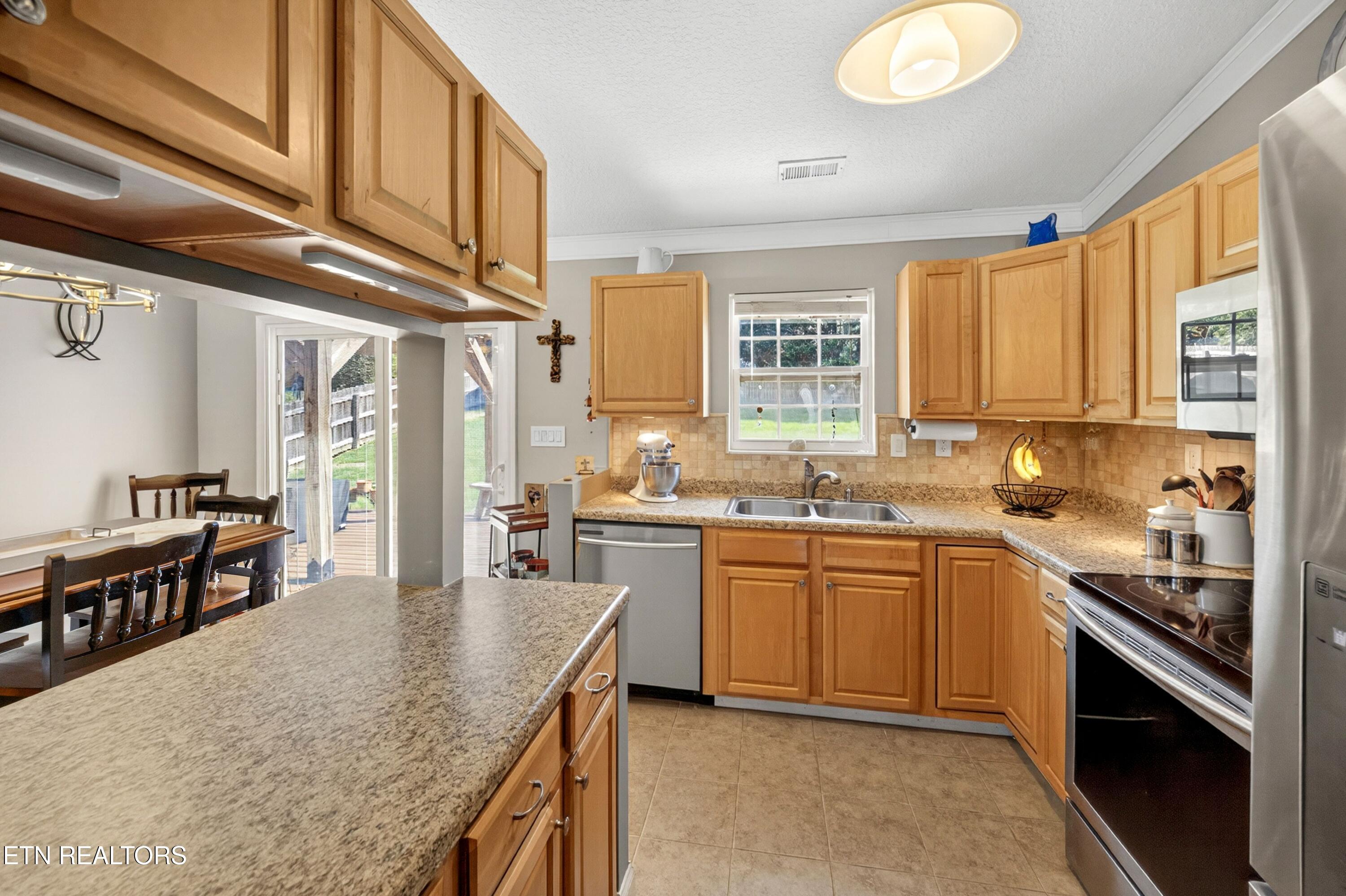 7527 Silveredge Road Knoxville TN 37918